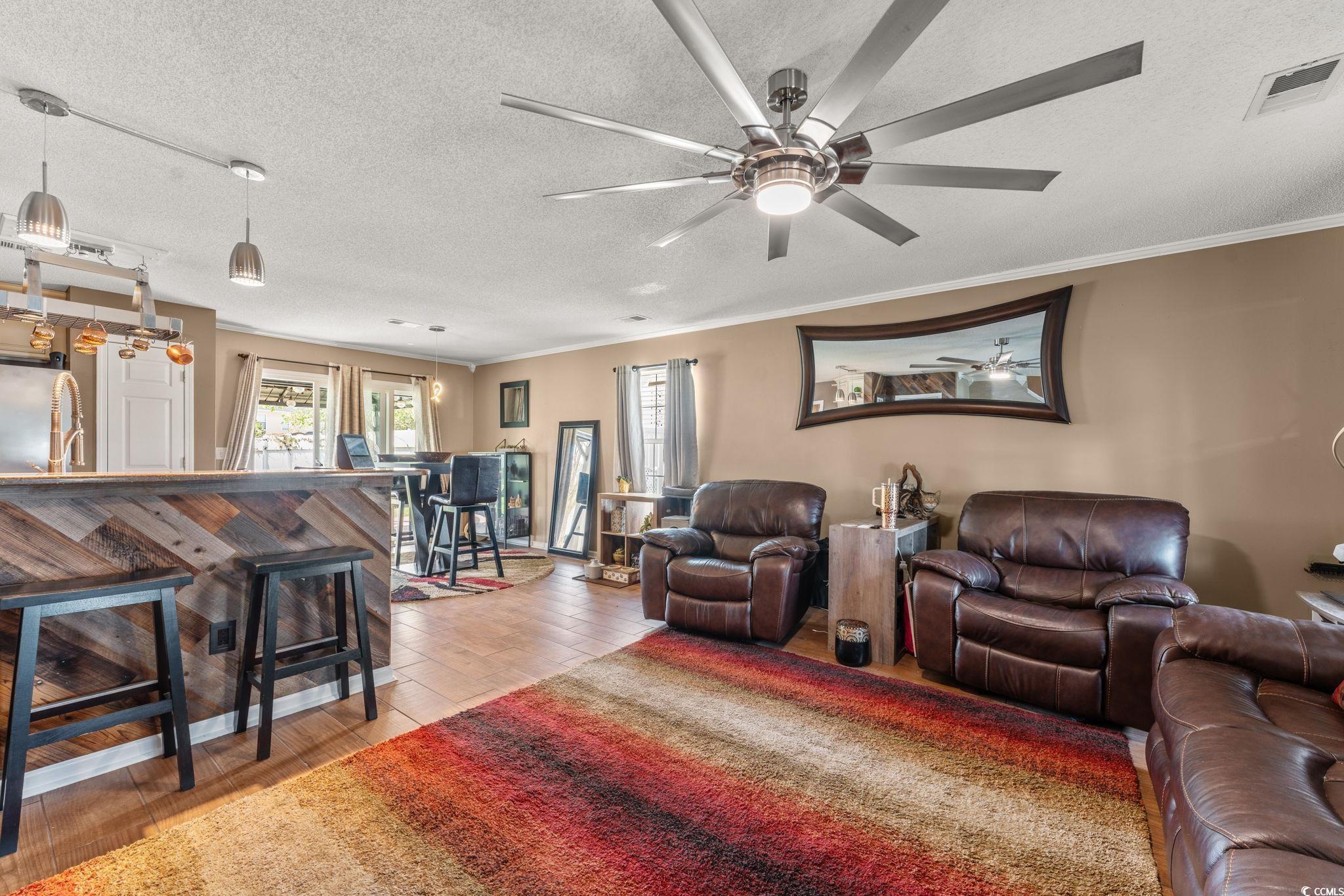 4916 Darby Ln. Property Photo 2