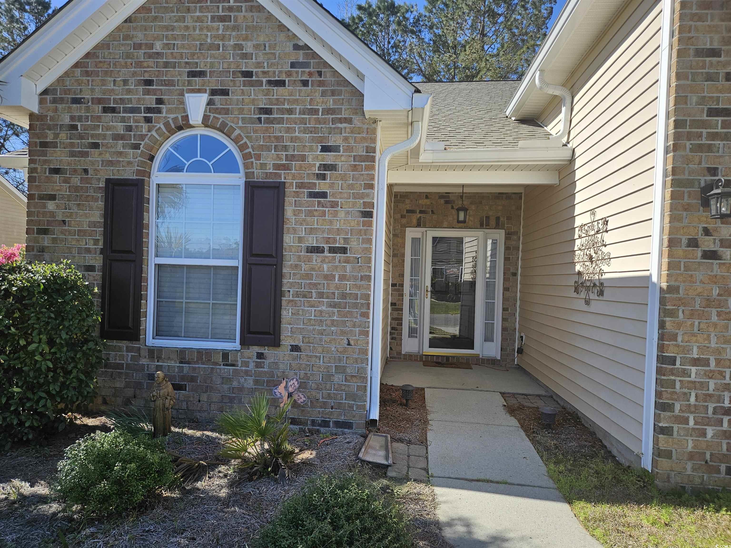 121 Carriage Lake Dr. Property Photo 2
