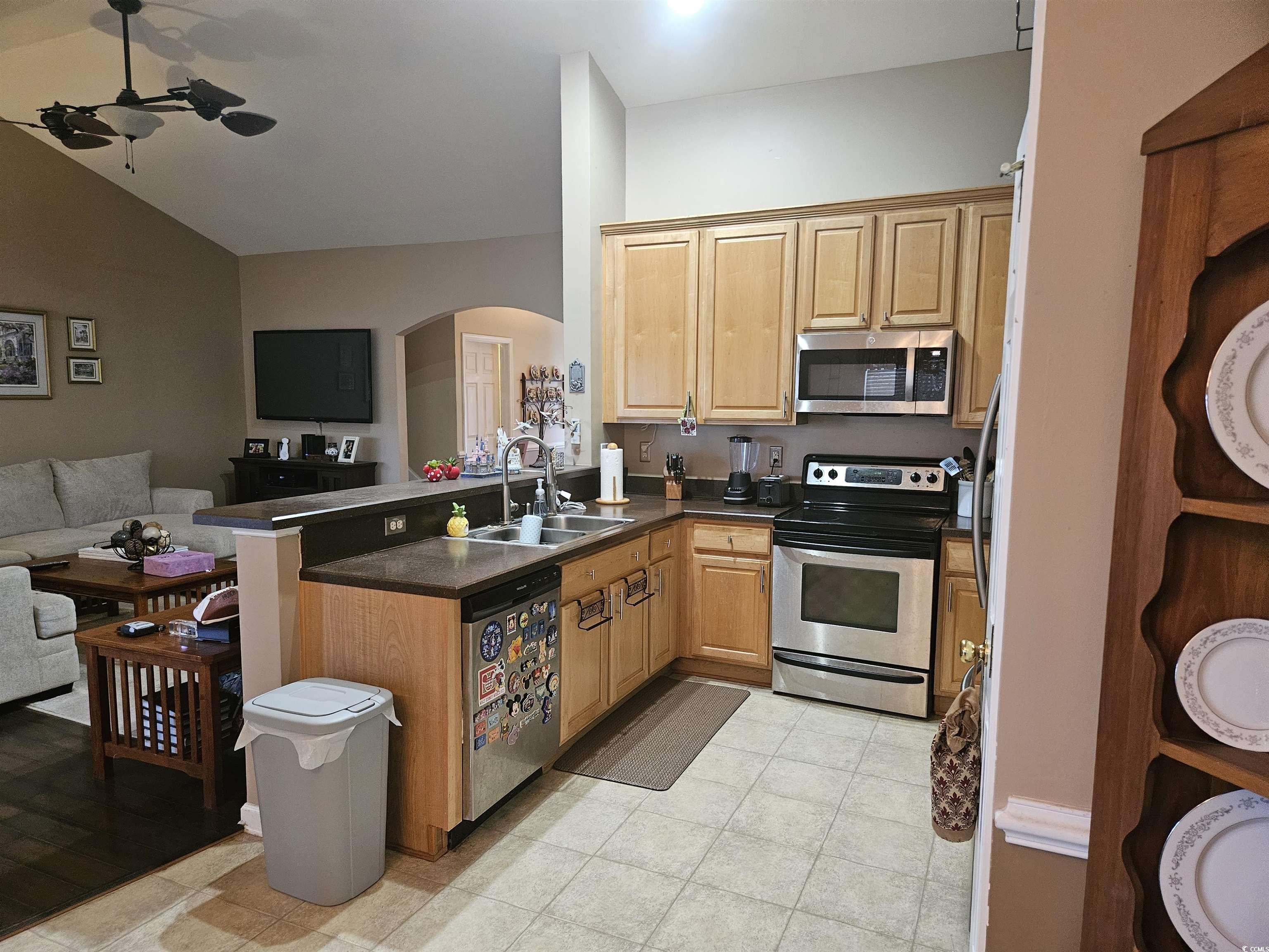 121 Carriage Lake Dr. Property Photo 7