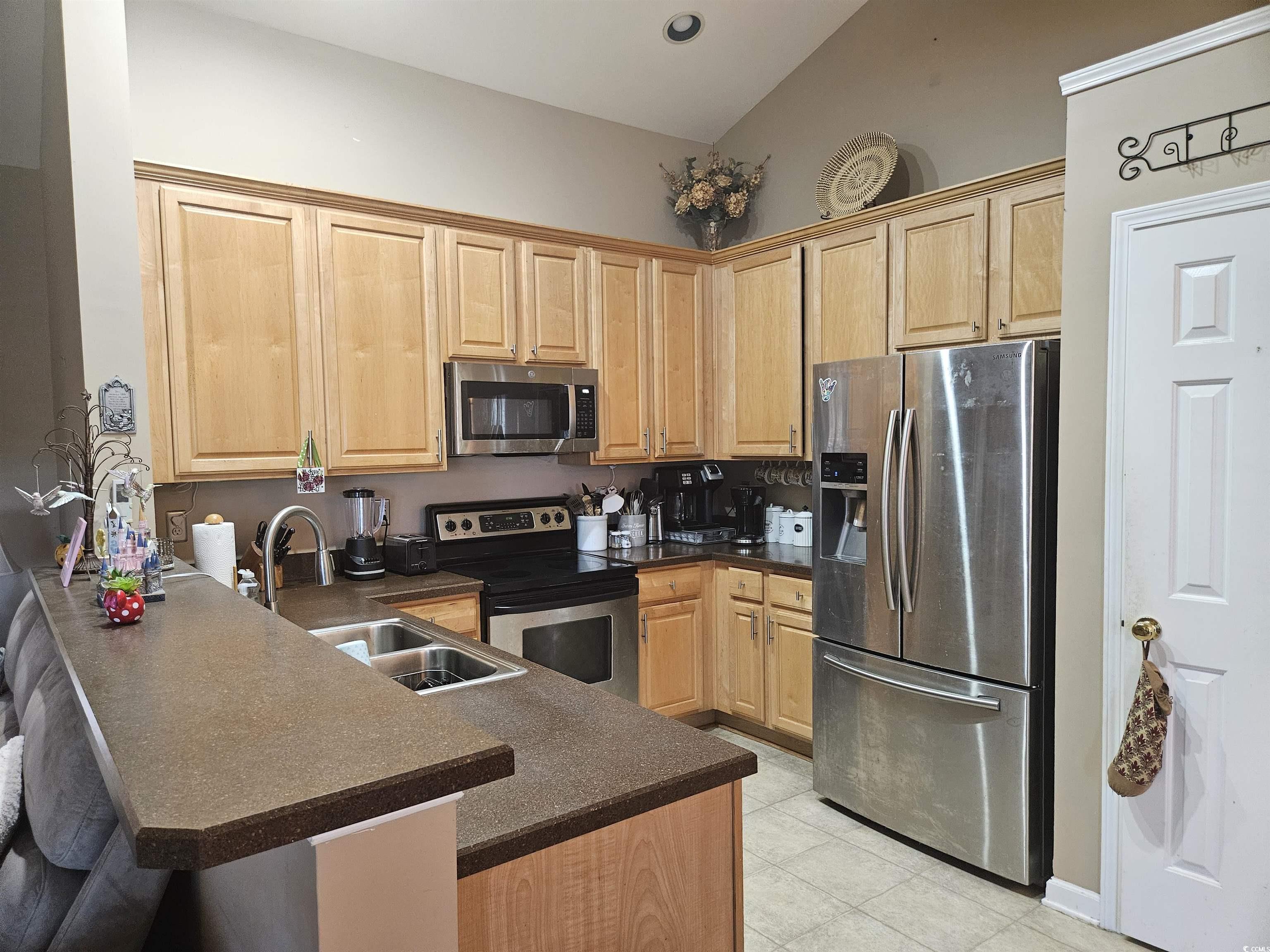121 Carriage Lake Dr. Property Photo 8