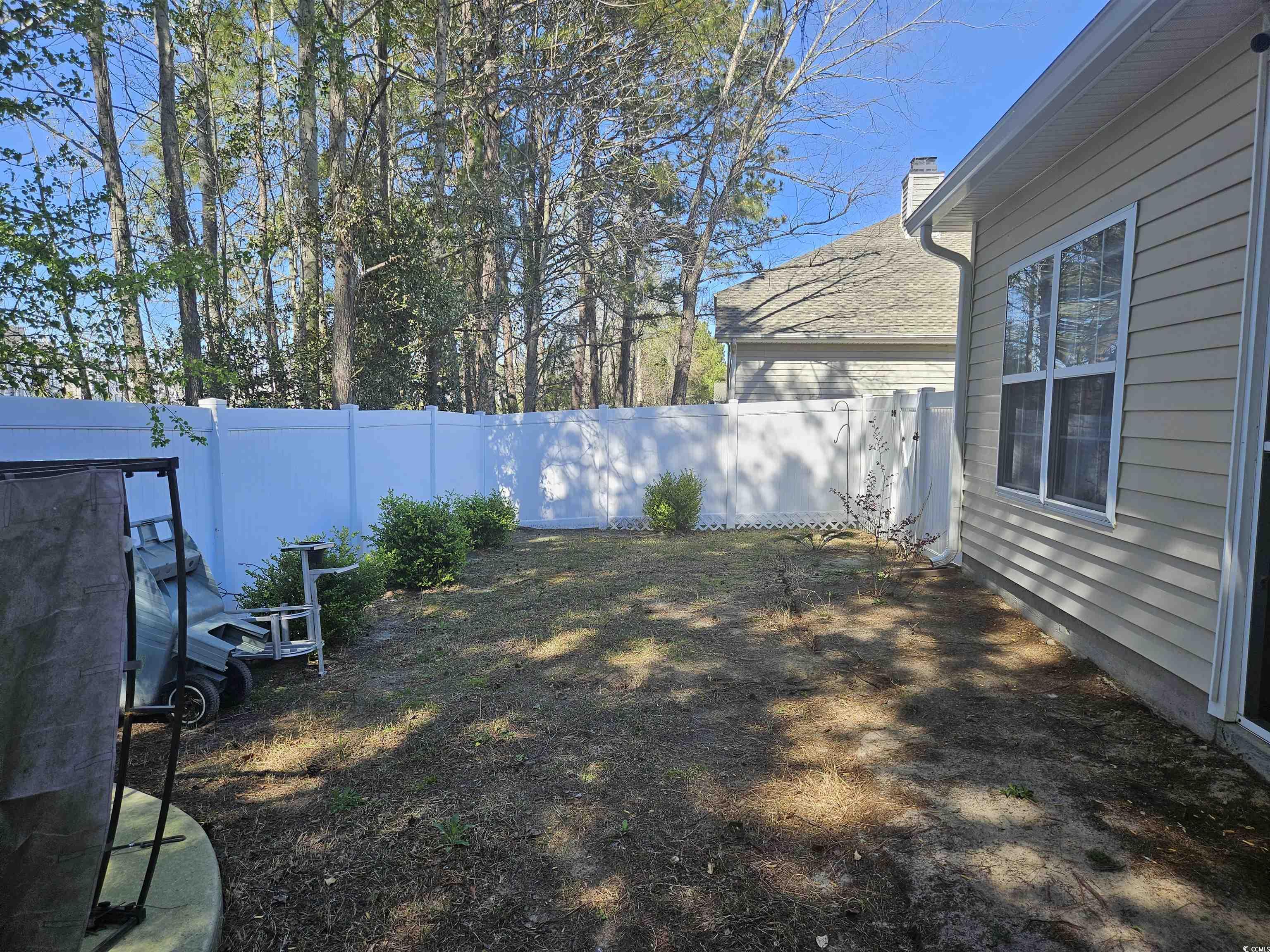 121 Carriage Lake Dr. Property Photo 26