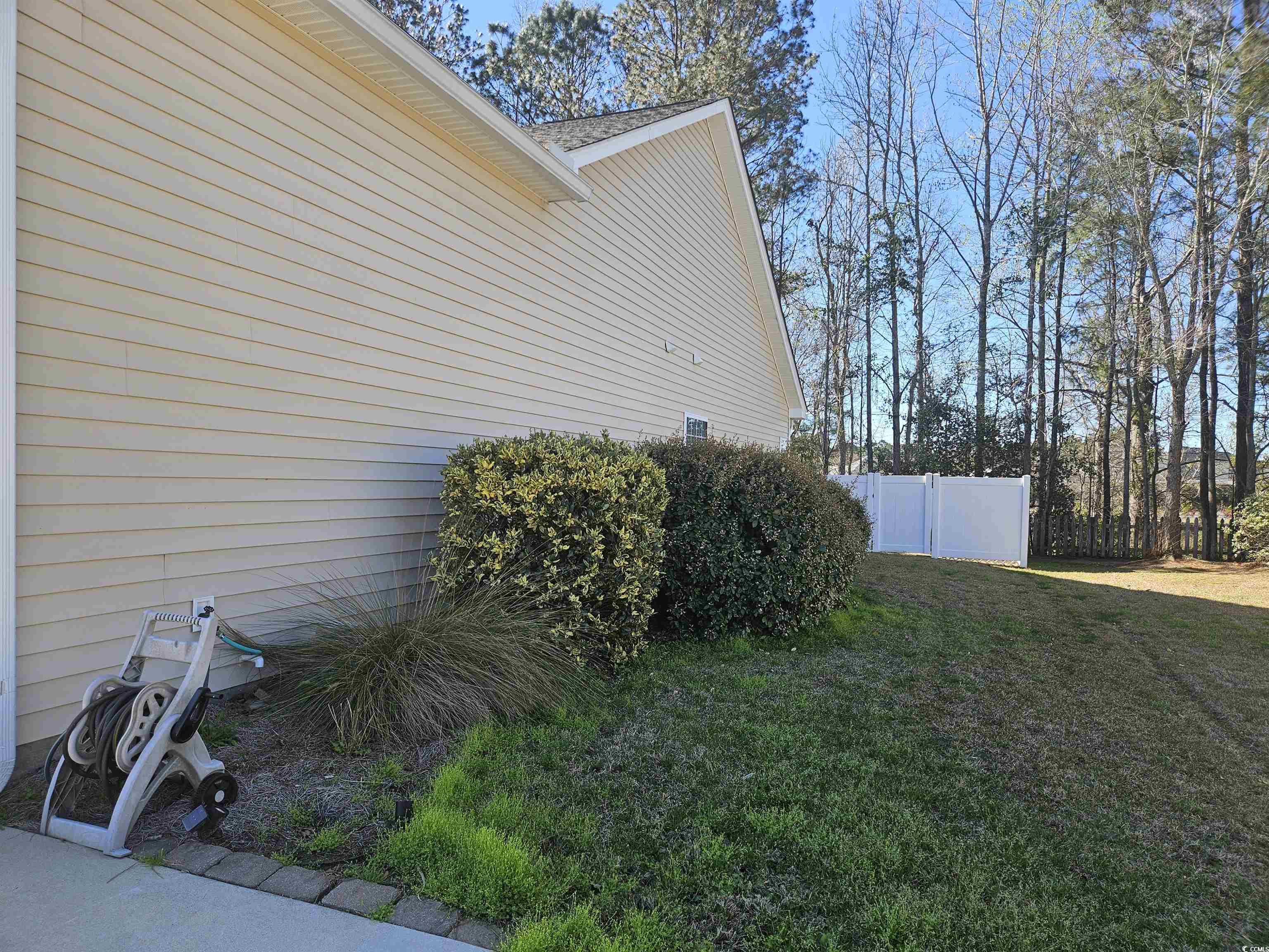 121 Carriage Lake Dr. Property Photo 29