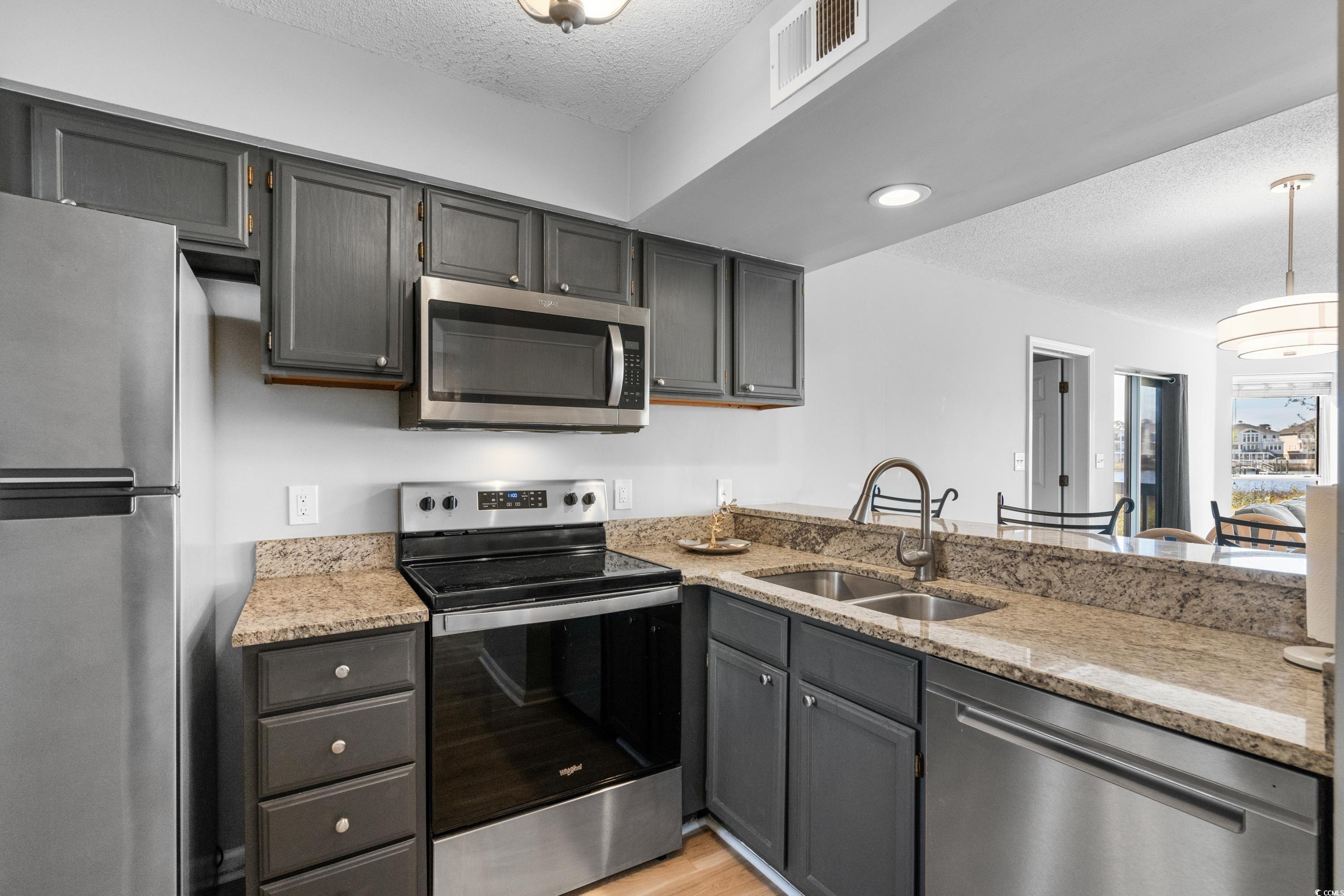 4560 Greenbriar Dr. Property Photo 12