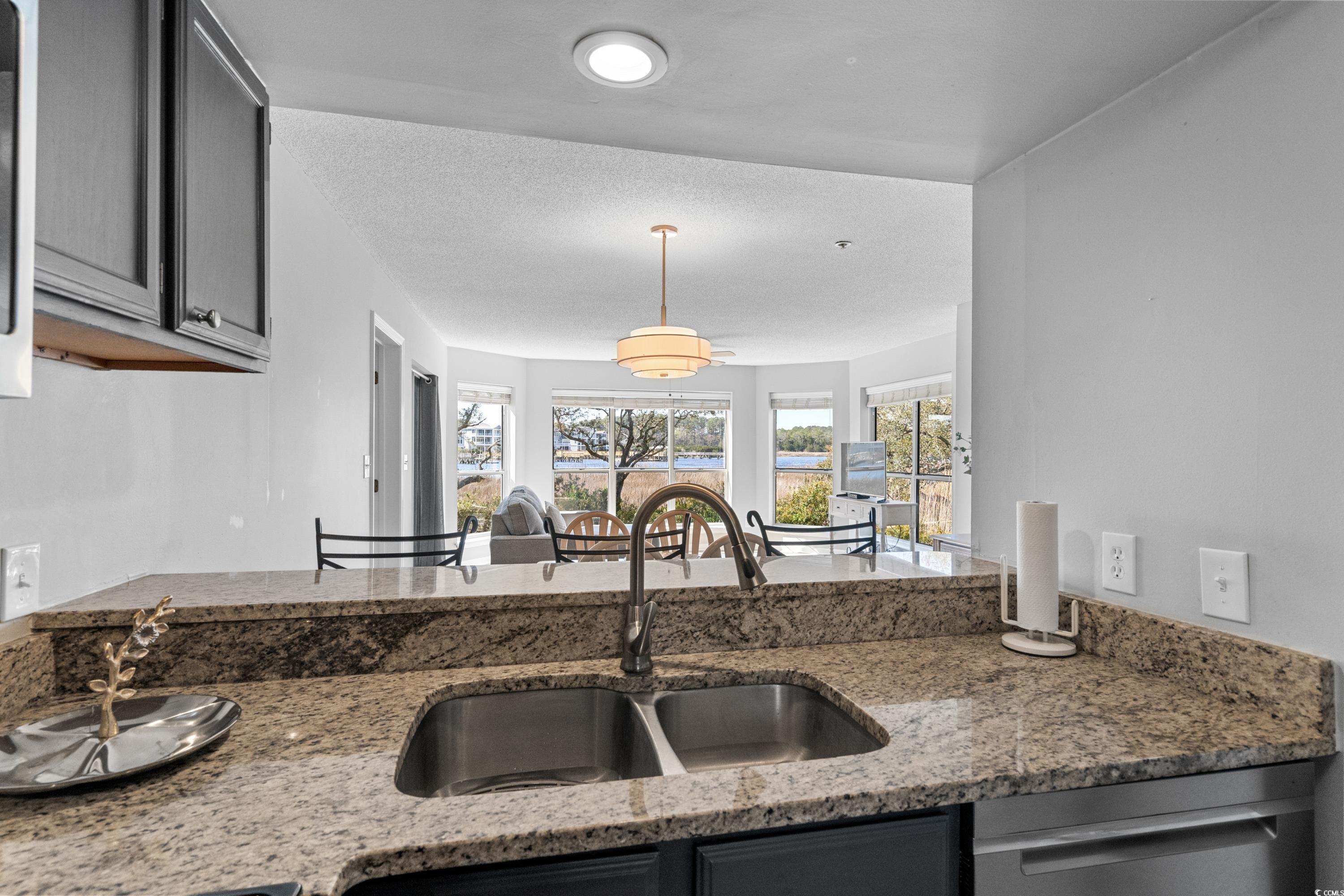 4560 Greenbriar Dr. Property Photo 14