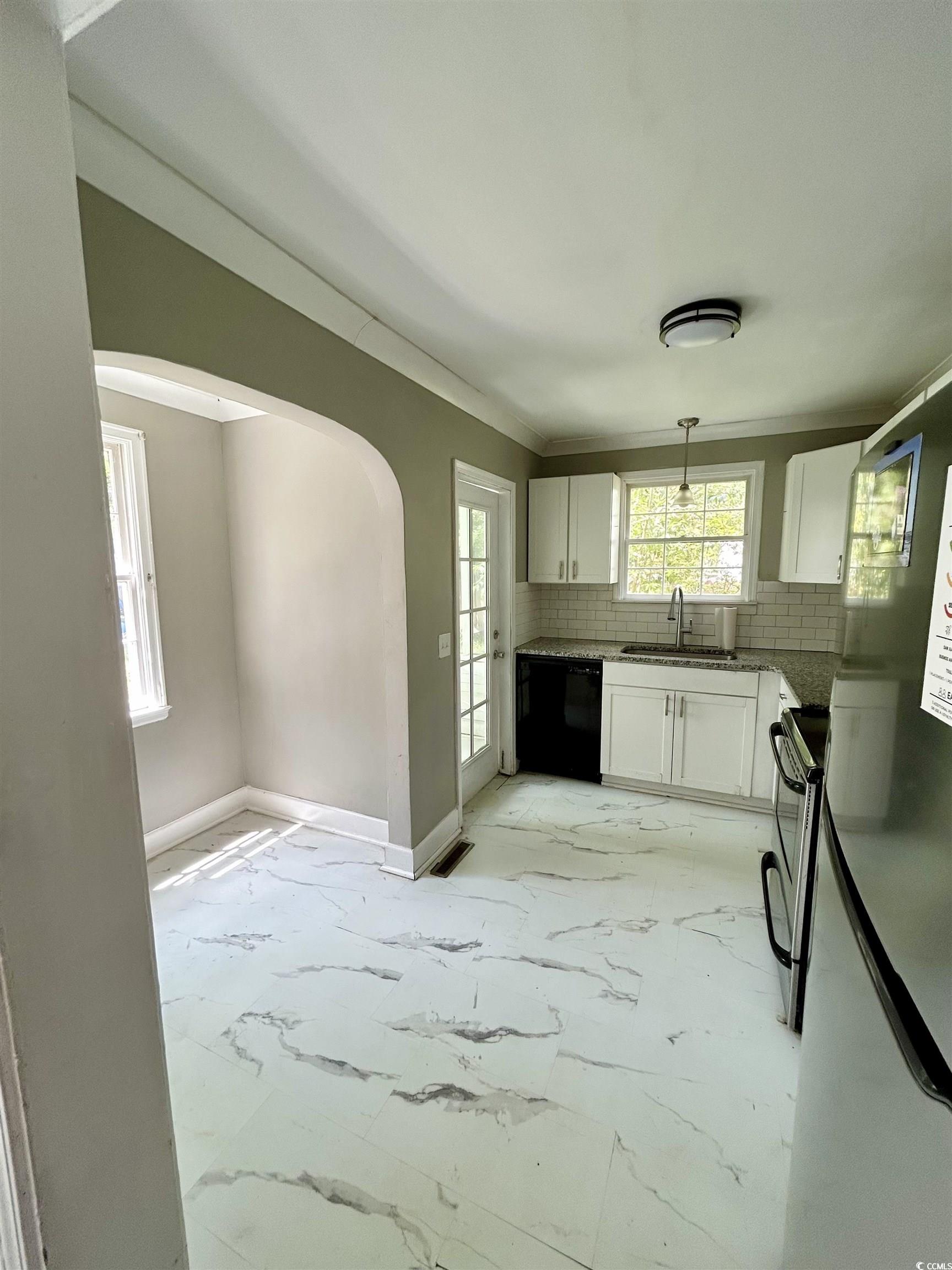 425 Patmar Square Property Photo 7