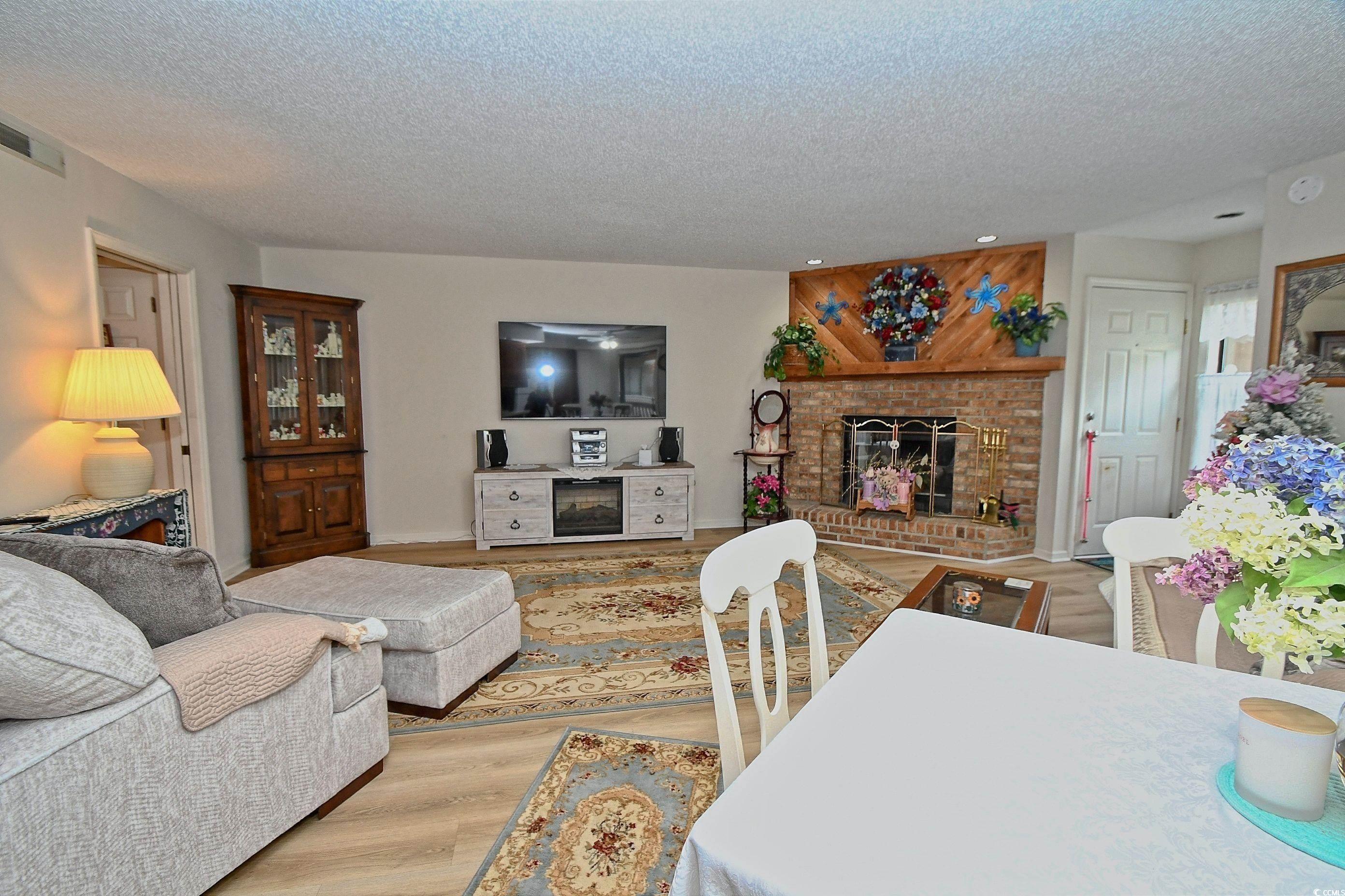 4242 Pinehurst Circle Property Photo 8