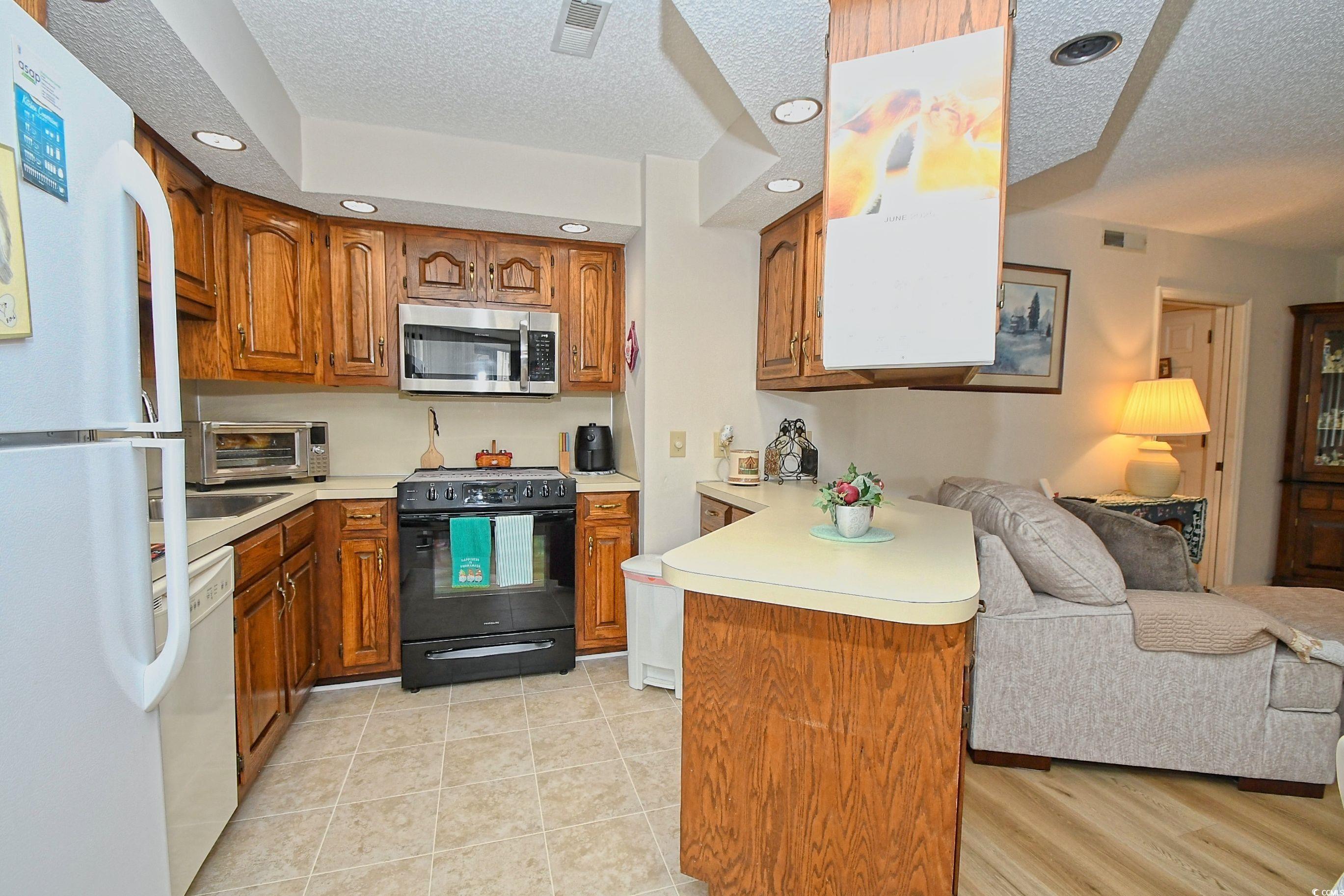 4242 Pinehurst Circle Property Photo 11