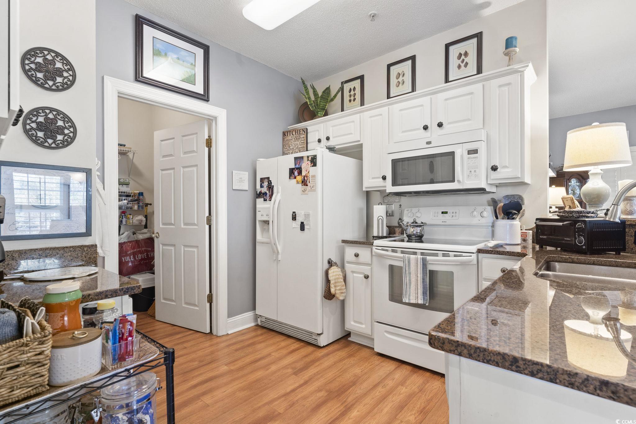 5050 Belleglen Ct. Property Photo 8