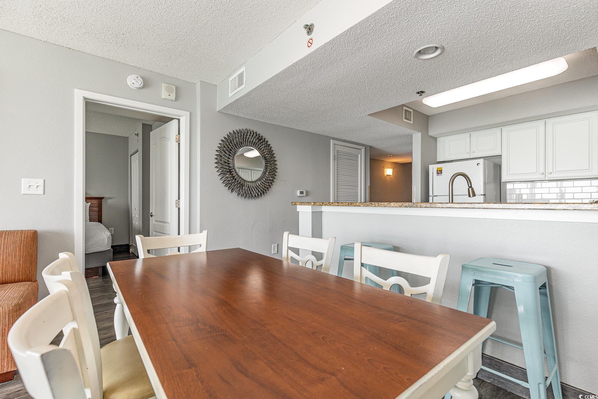 2504 Ocean Blvd. N Property Photo 6