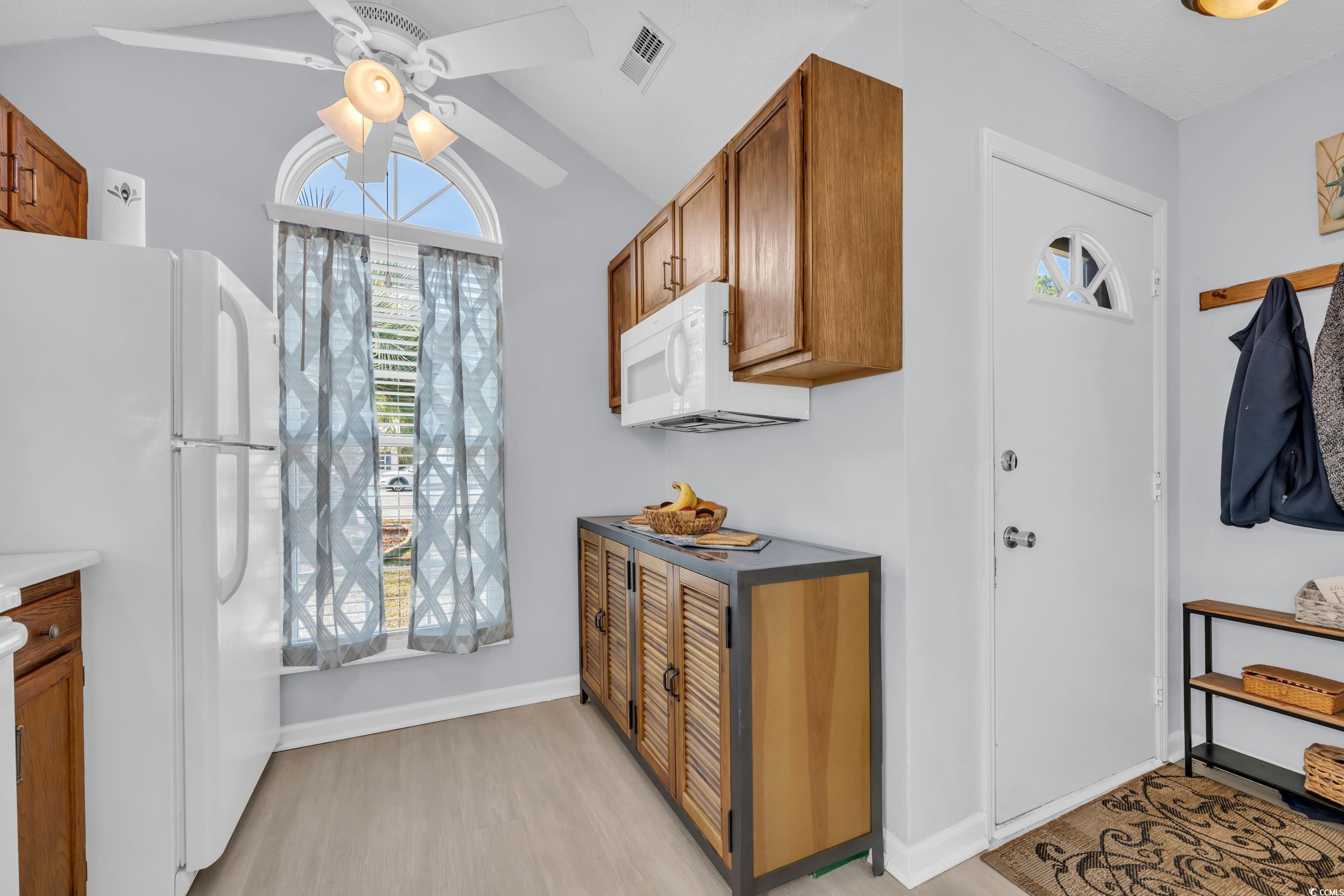 6710 Wisteria Dr. Property Photo 4