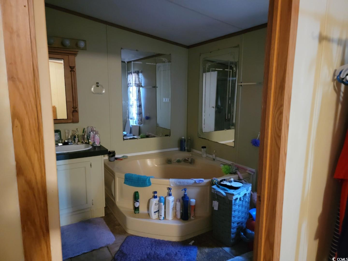 1039 Leebury Ln. Property Photo 3
