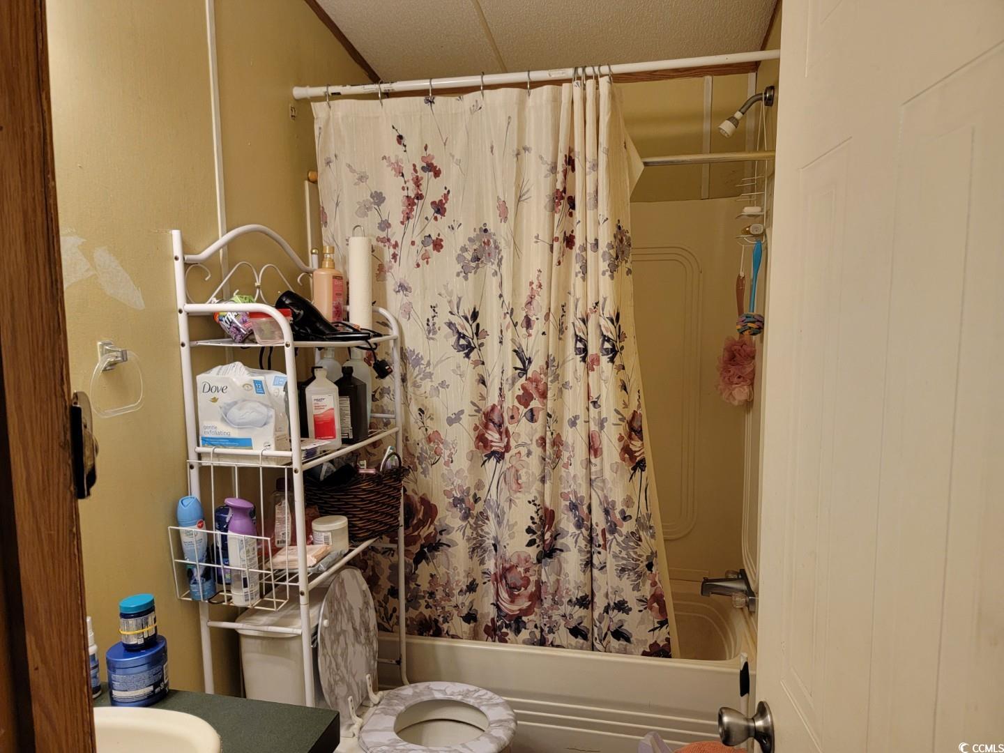 1039 Leebury Ln. Property Photo 4