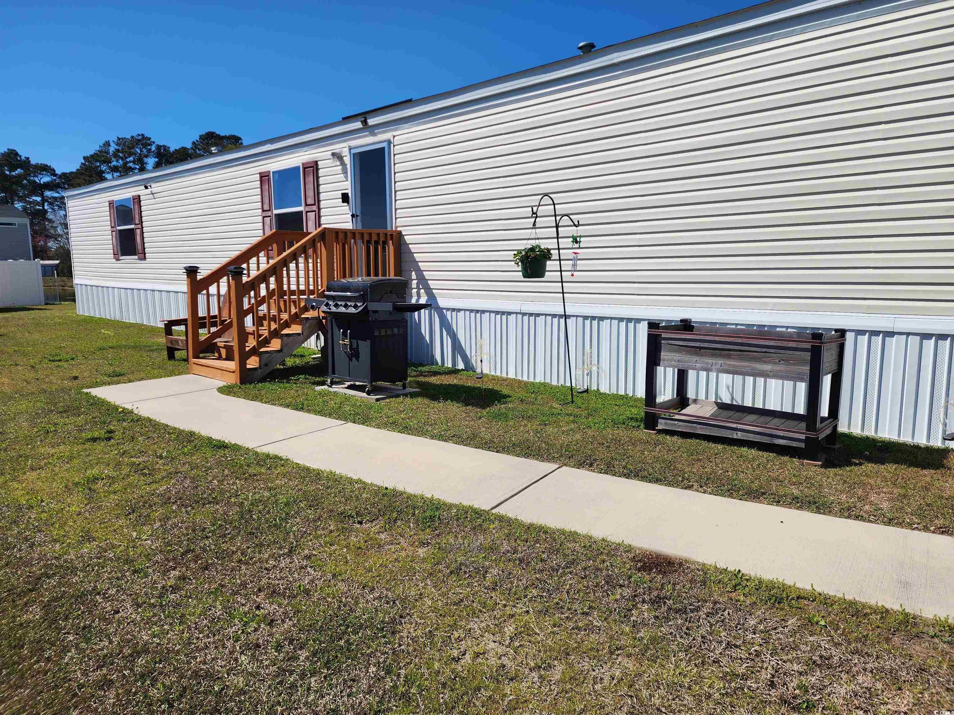 373 Hangar Ct. Property Photo