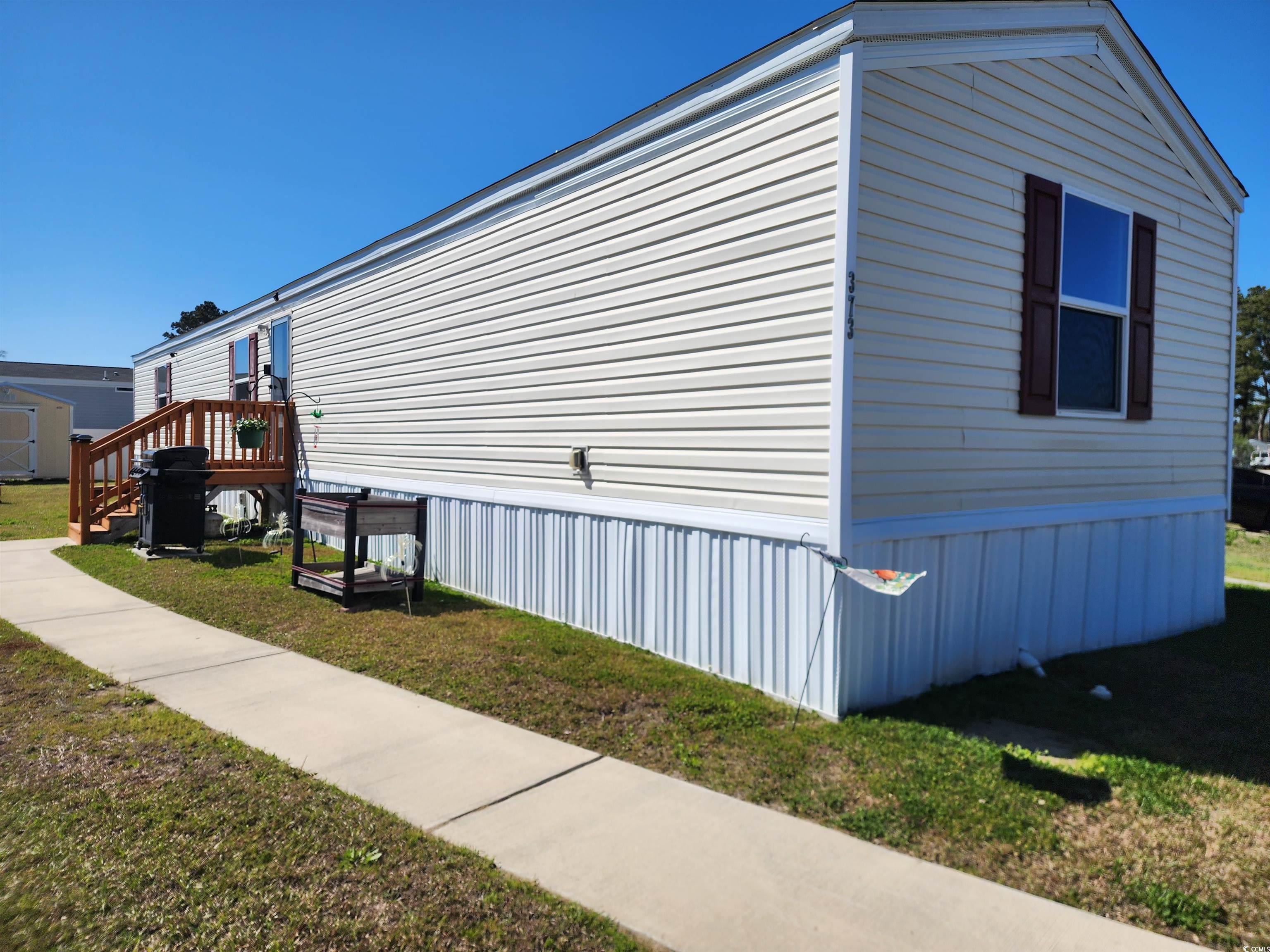 373 Hangar Ct. Property Photo 2
