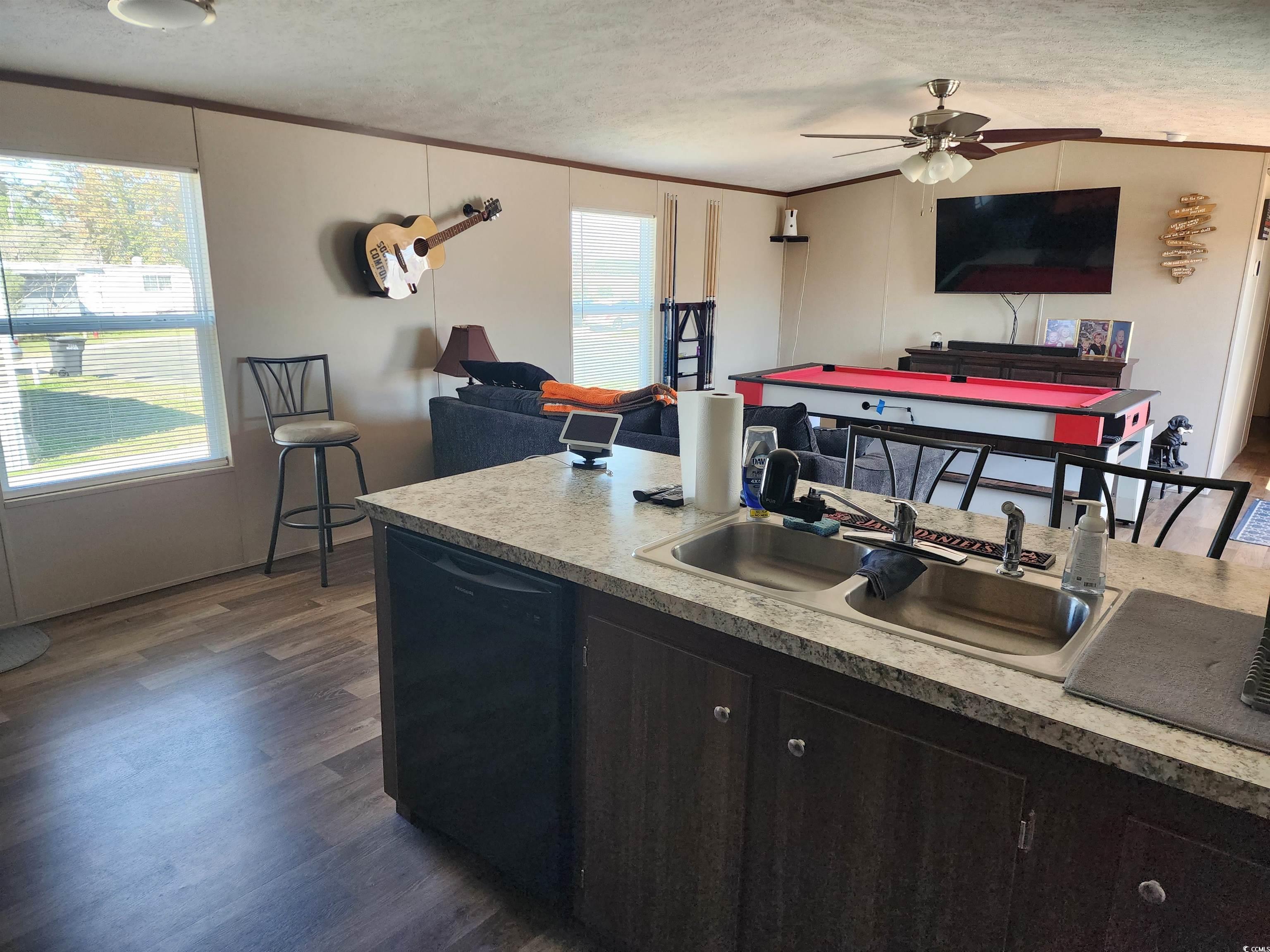 373 Hangar Ct. Property Photo 5
