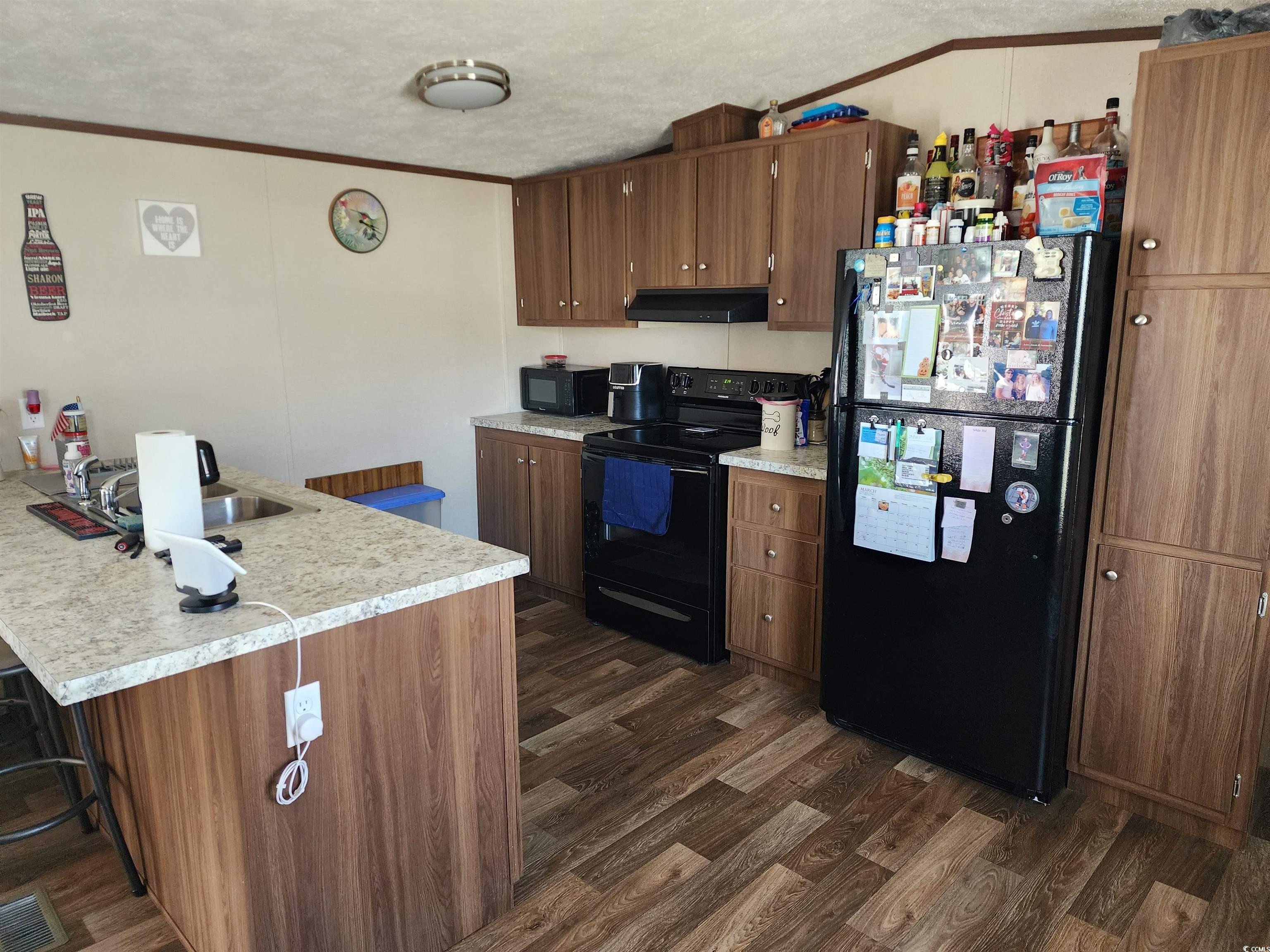 373 Hangar Ct. Property Photo 6