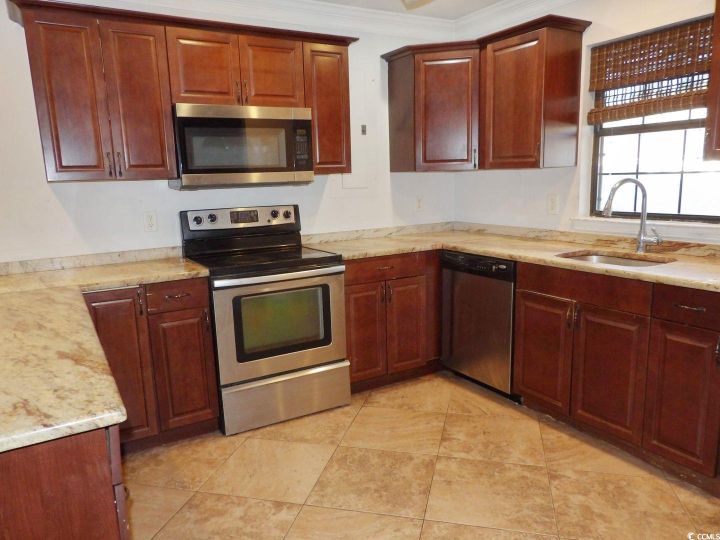 6654 Wisteria Dr. Property Photo 2