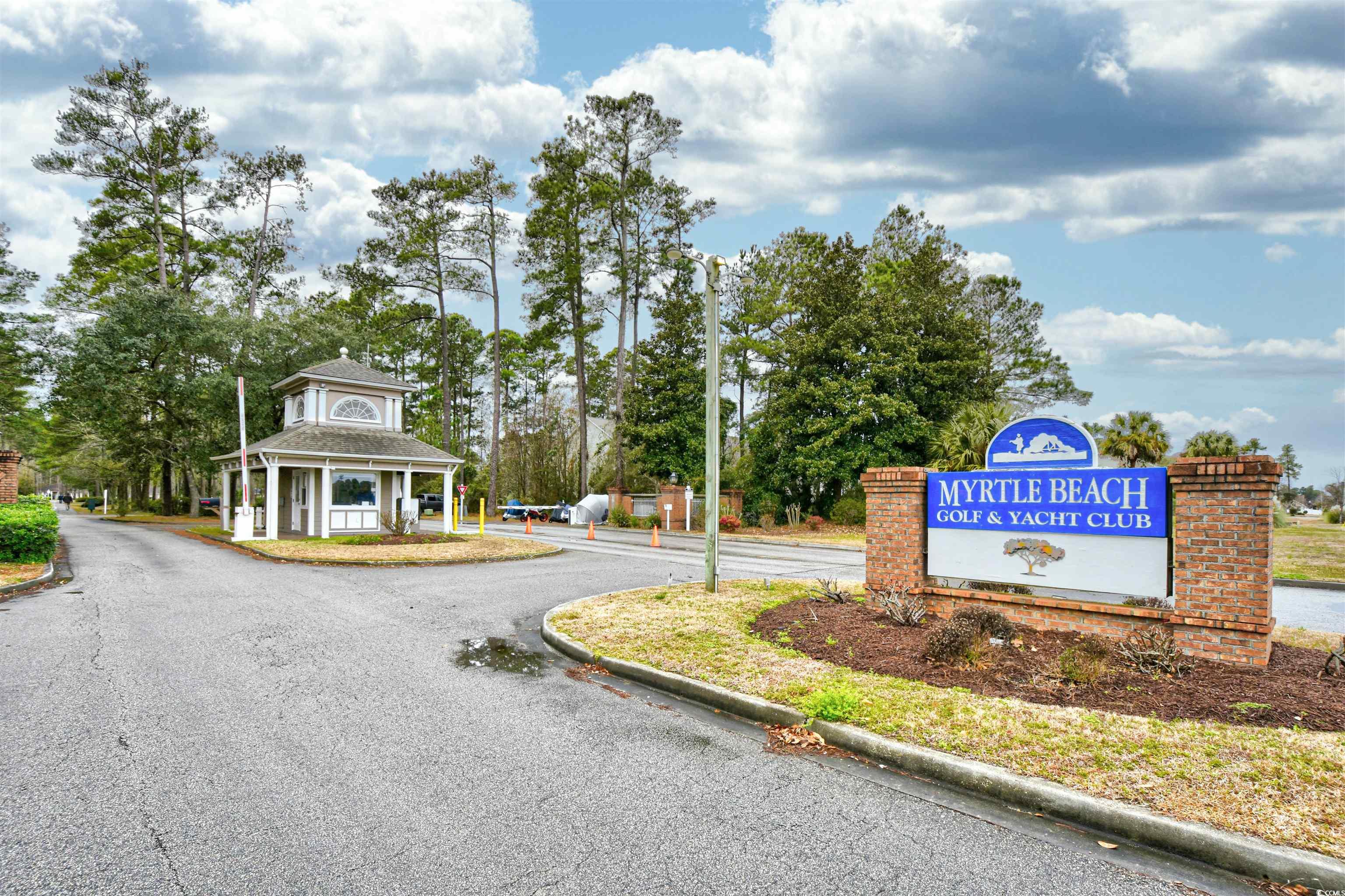 6738 Blue Heron Blvd. Property Photo 2