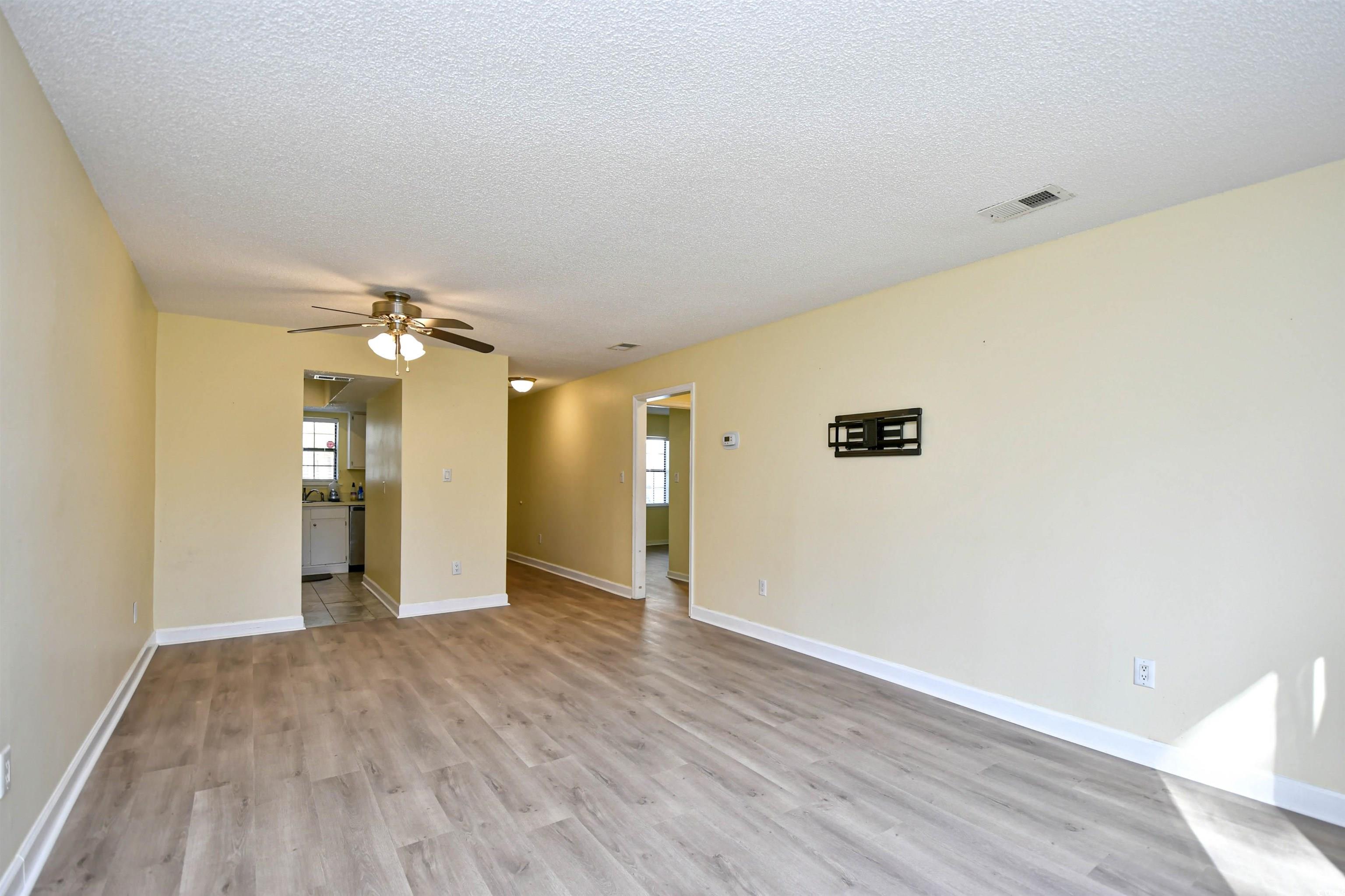 6738 Blue Heron Blvd. Property Photo 9