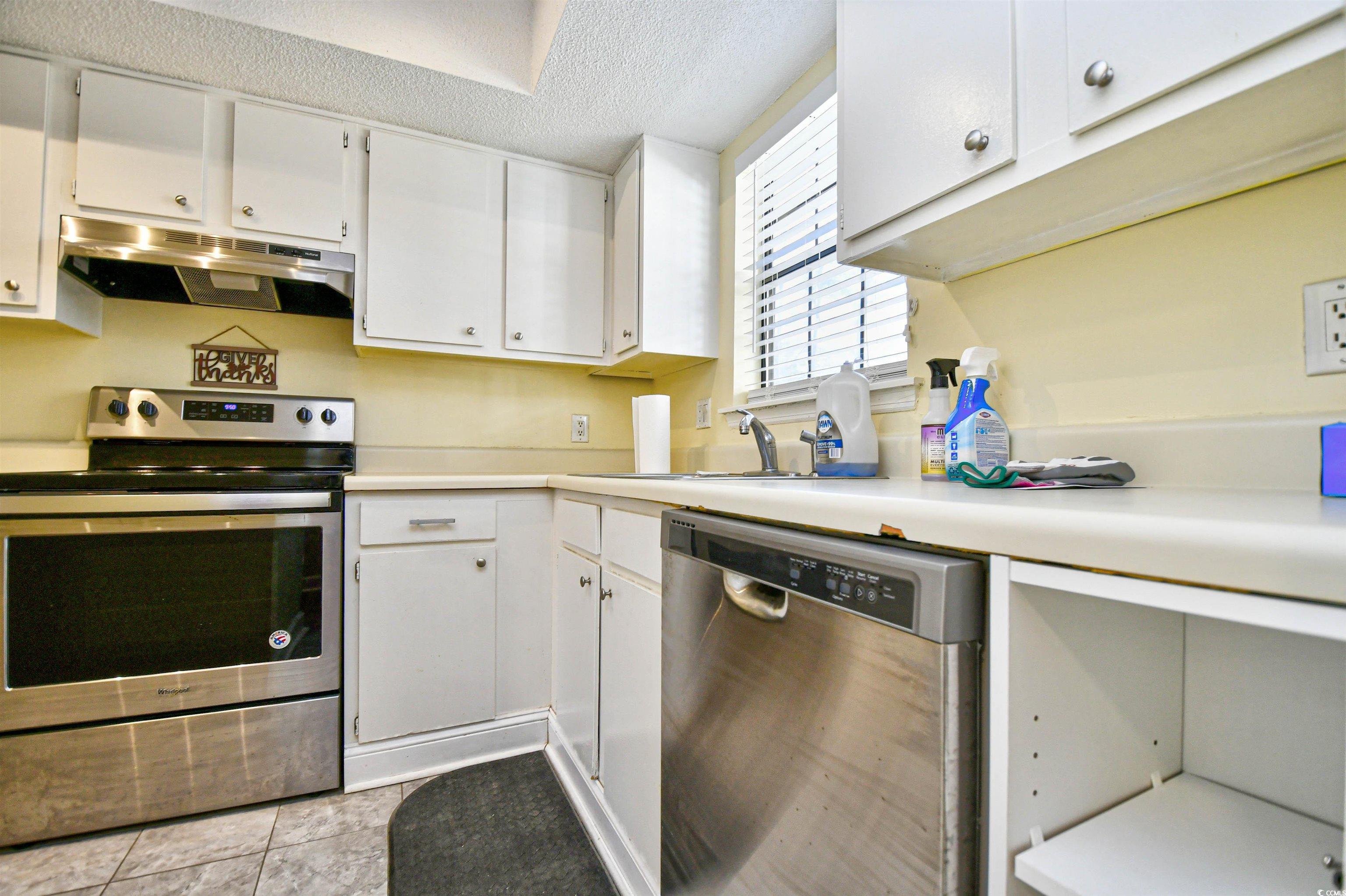 6738 Blue Heron Blvd. Property Photo 12