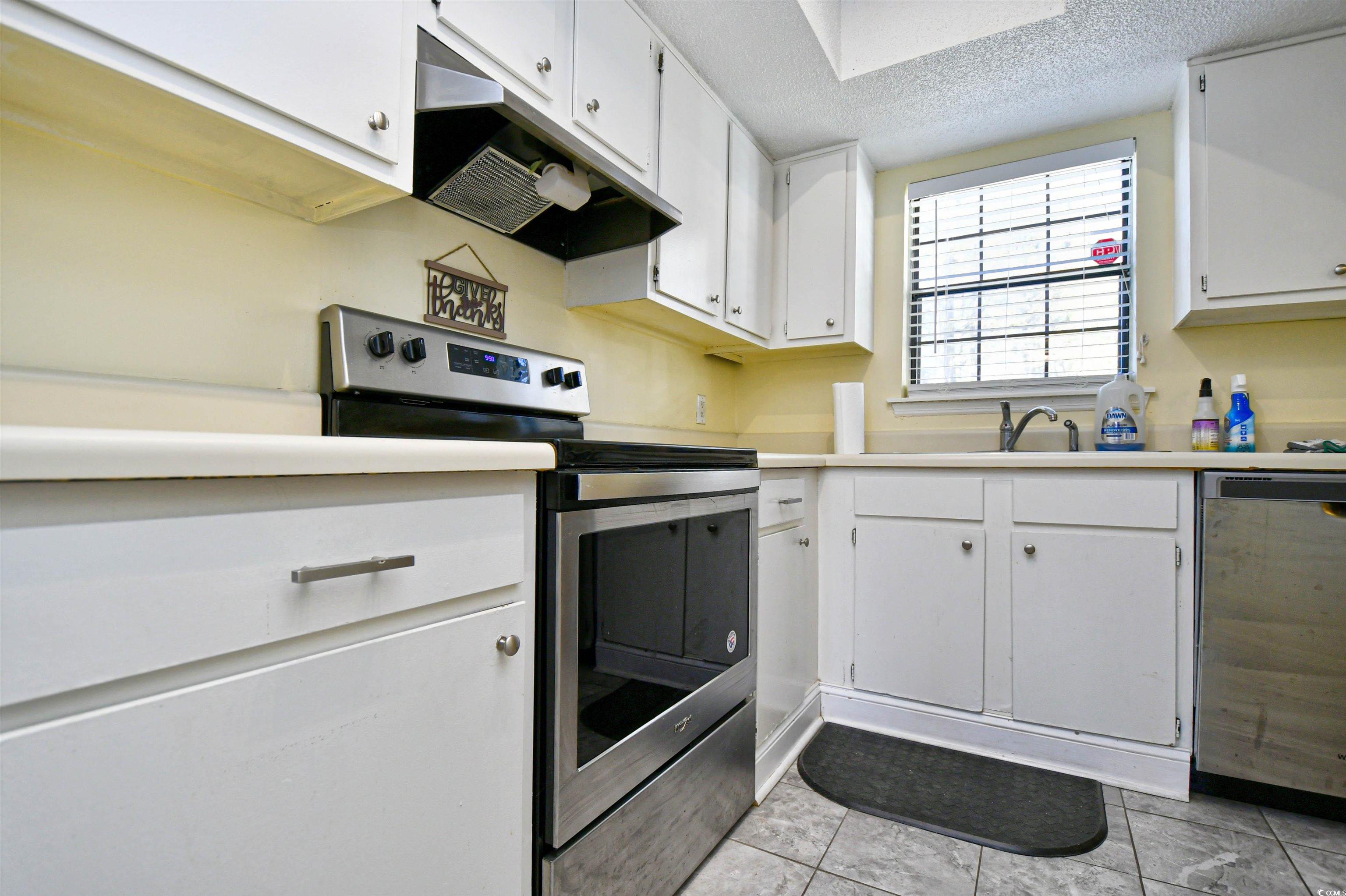 6738 Blue Heron Blvd. Property Photo 13