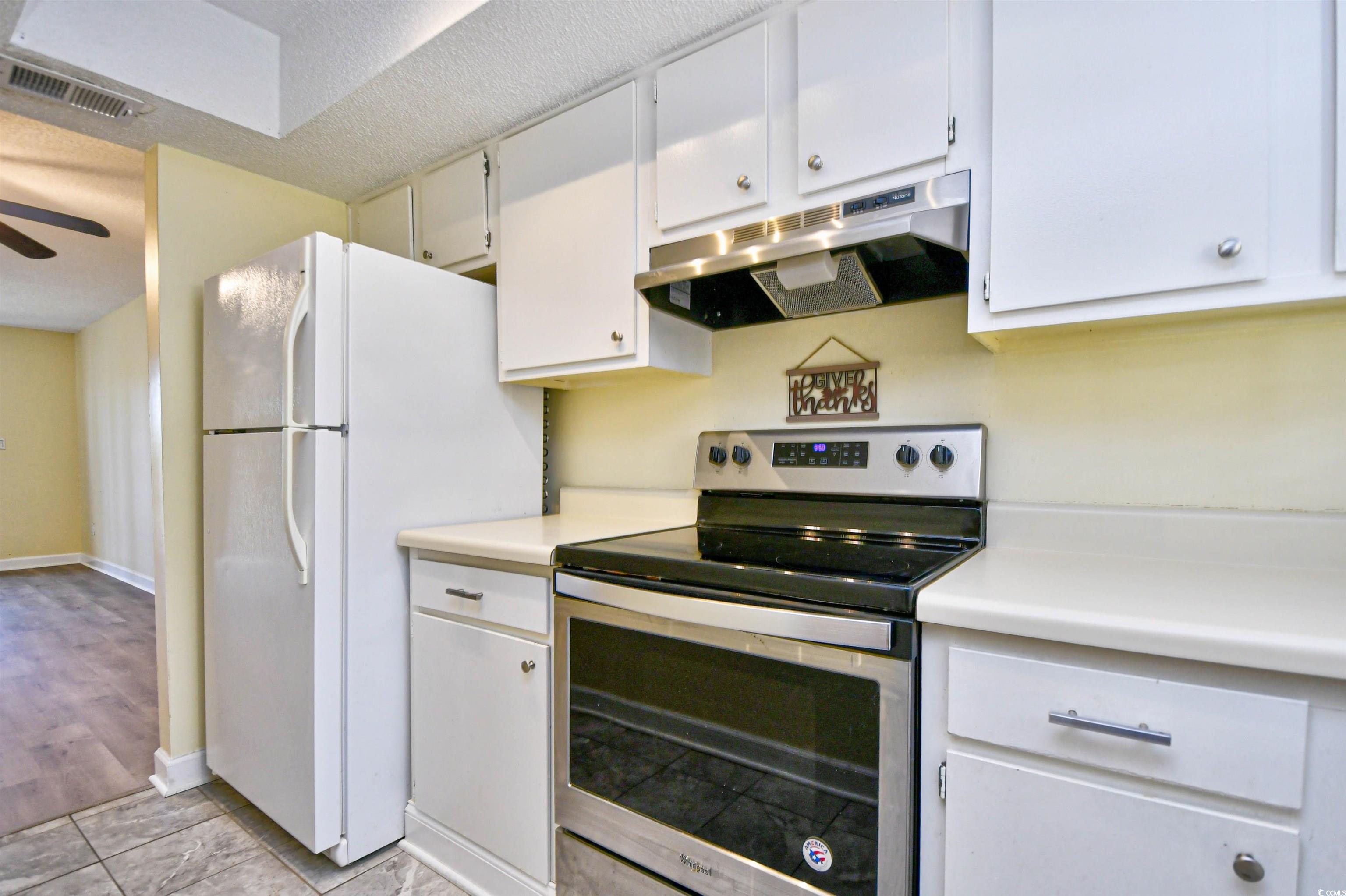 6738 Blue Heron Blvd. Property Photo 14