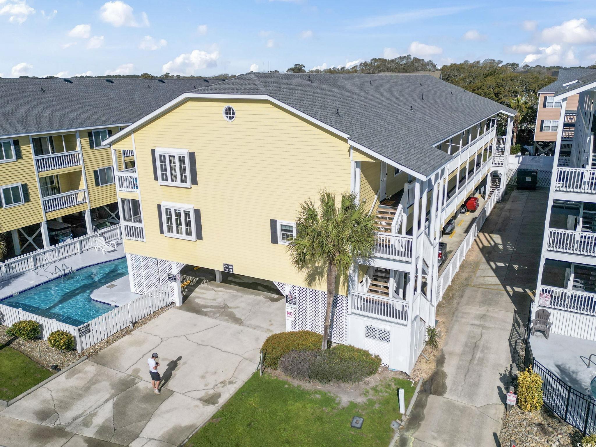 1425 N Waccamaw Dr. Property Photo