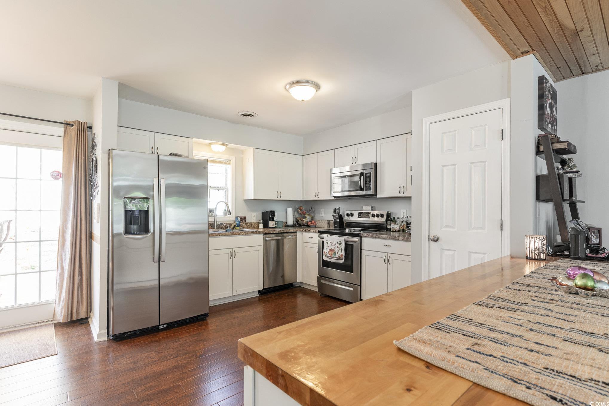 150 Brookgate Dr. Property Photo 10