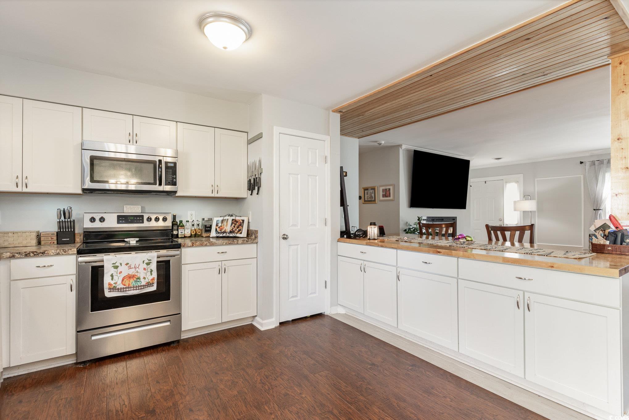 150 Brookgate Dr. Property Photo 11