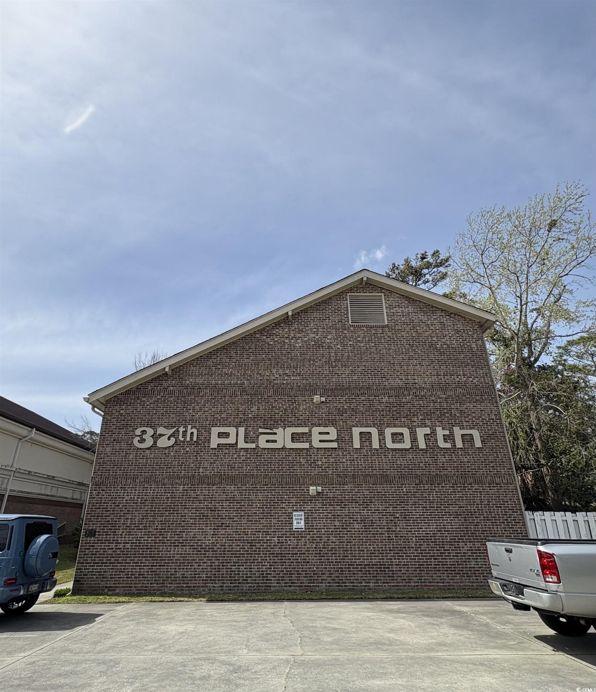 37th Place North Real Estate Listings Main Image