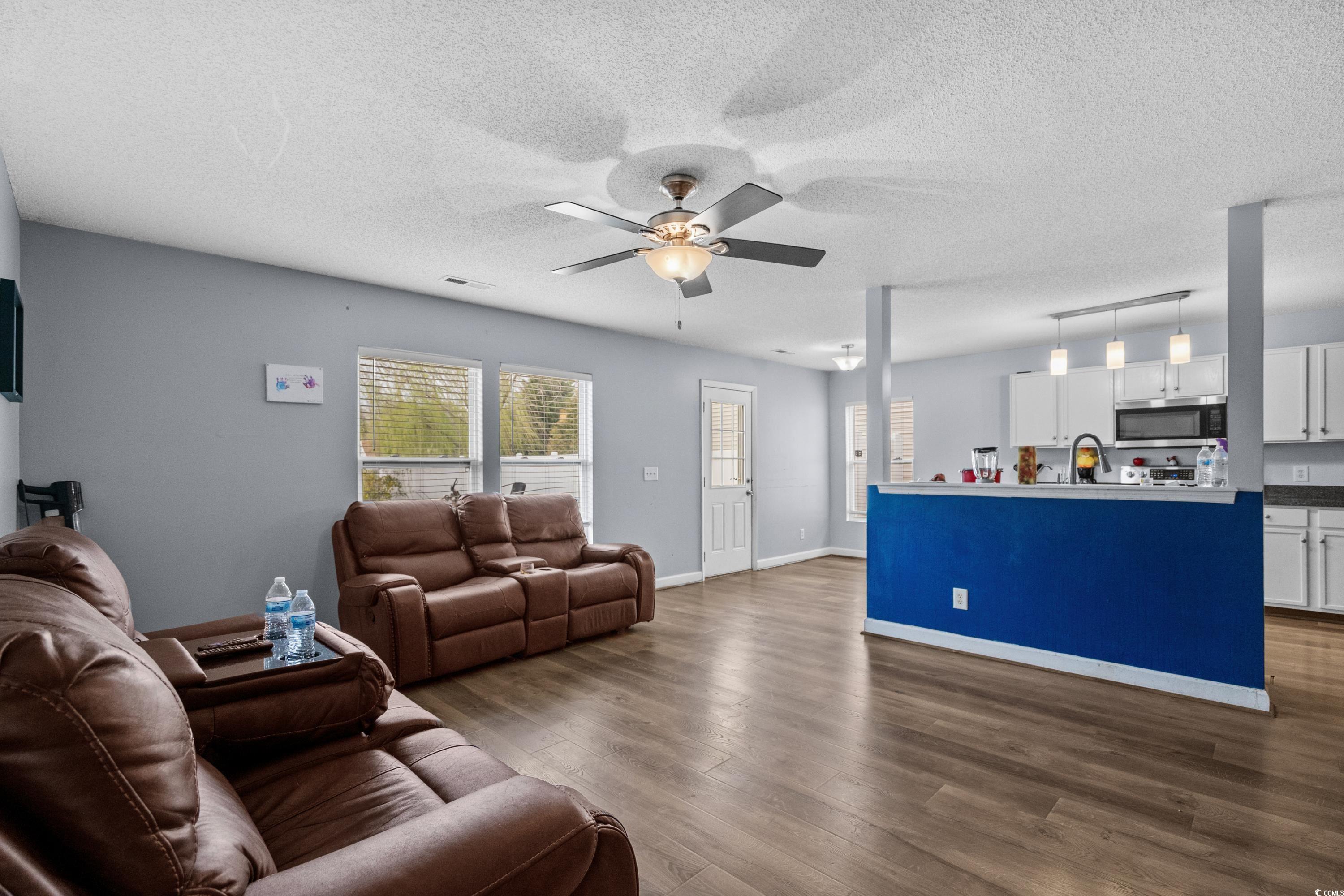909 Bur Oak Ct. Property Photo 9