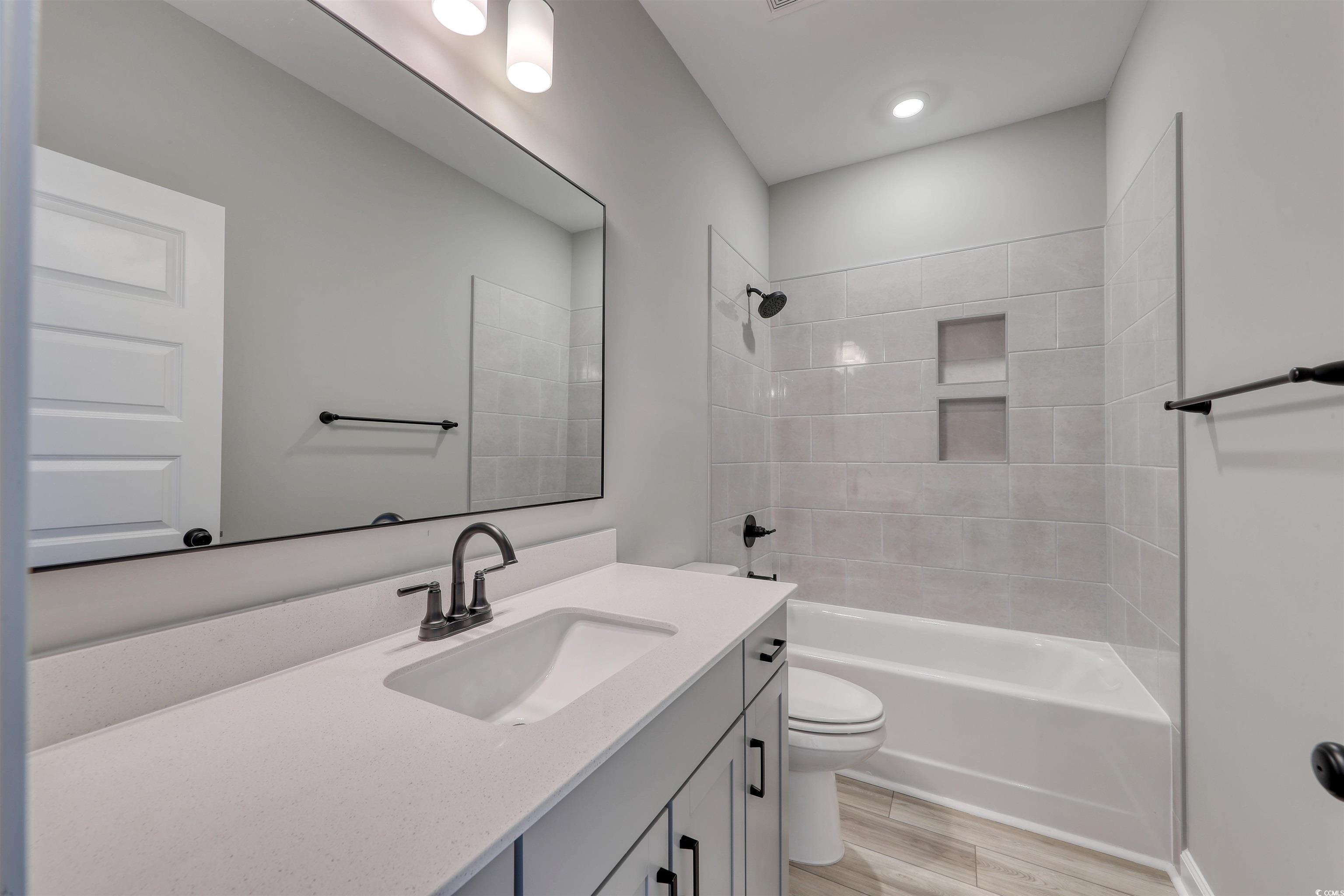 4032 Bucolic Loop Property Photo 4
