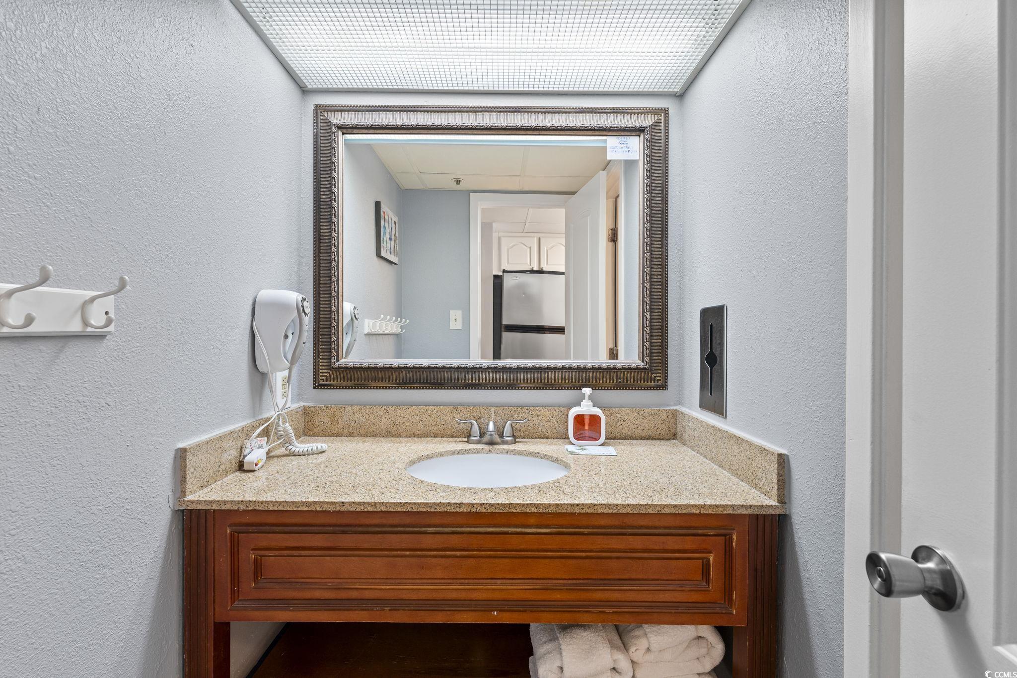 6804 Ocean Blvd. N Property Photo 9