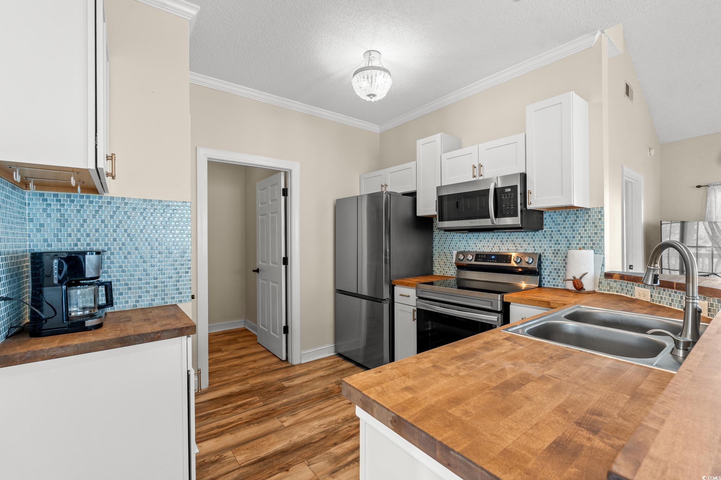 5022 Belleglen Ct. Property Photo 9
