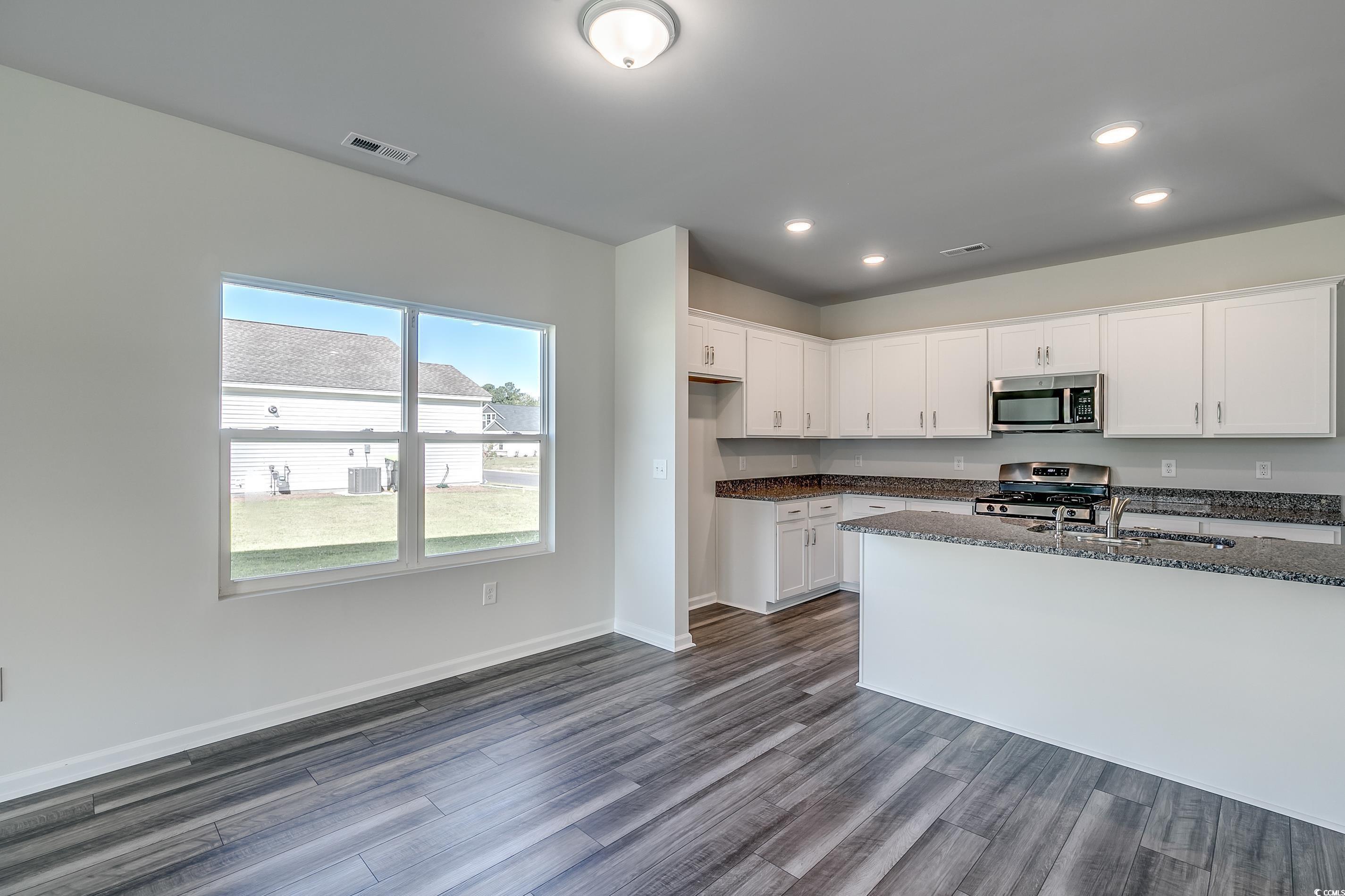 220 Sundrop Way Property Photo 10