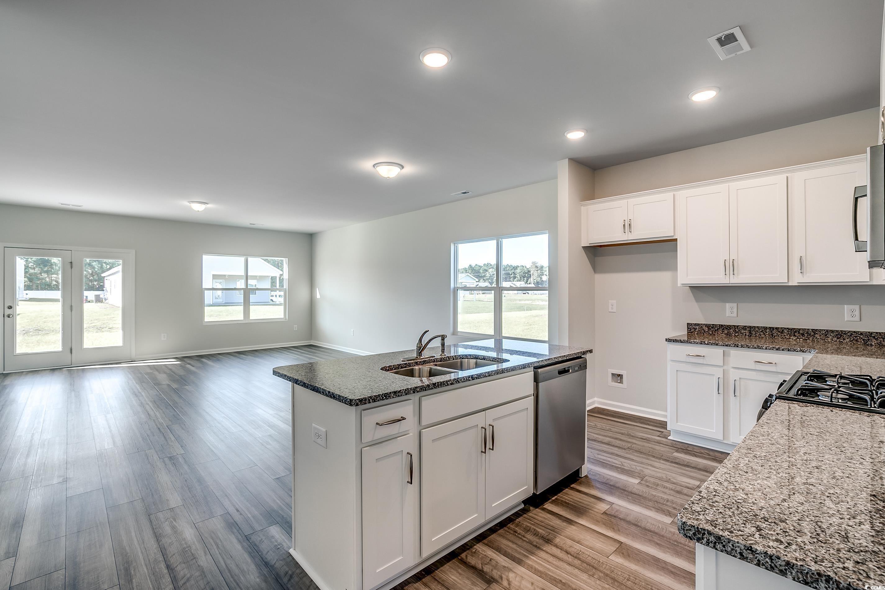 220 Sundrop Way Property Photo 11