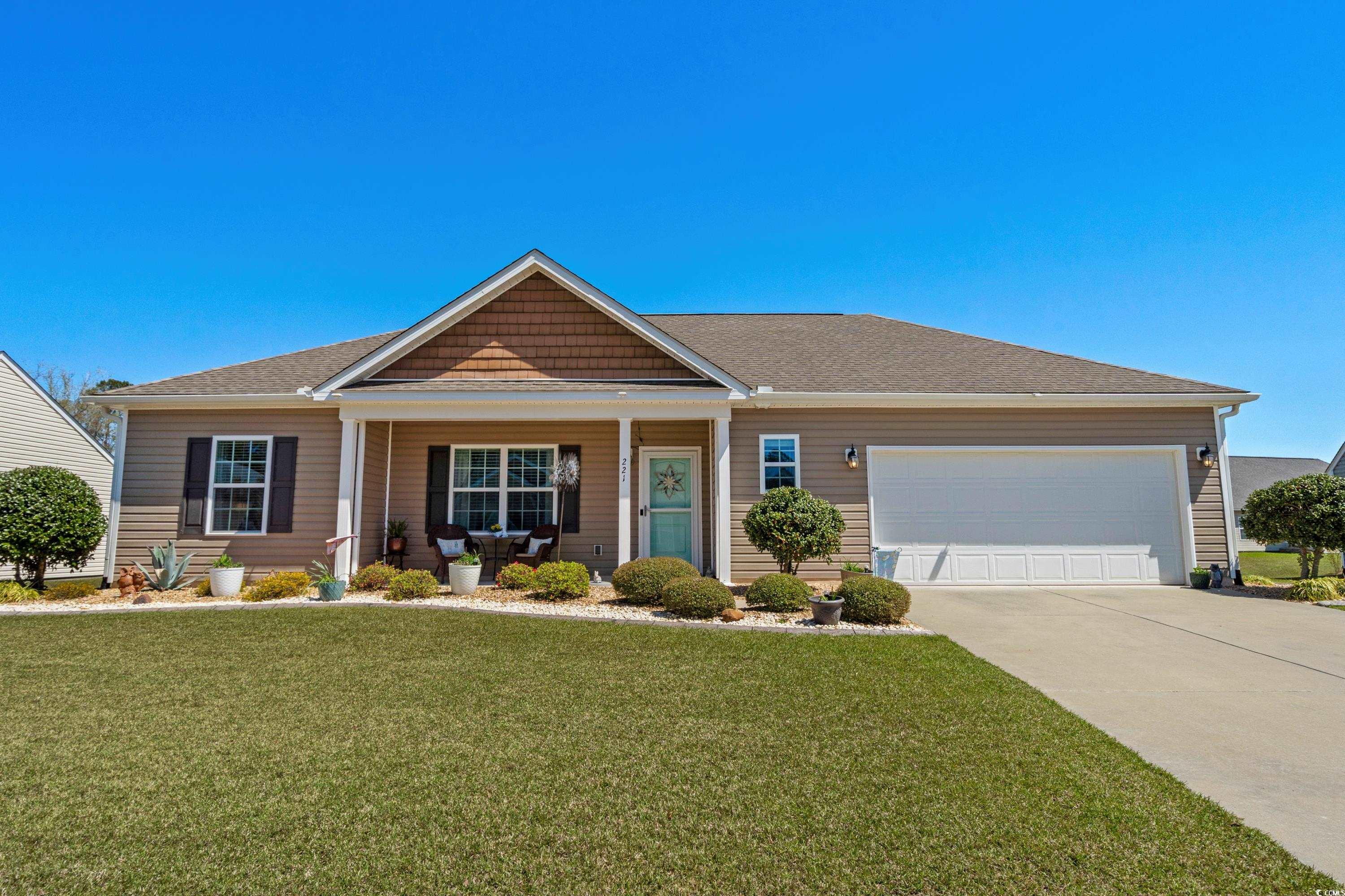 221 Oak Crest Circle Property Photo