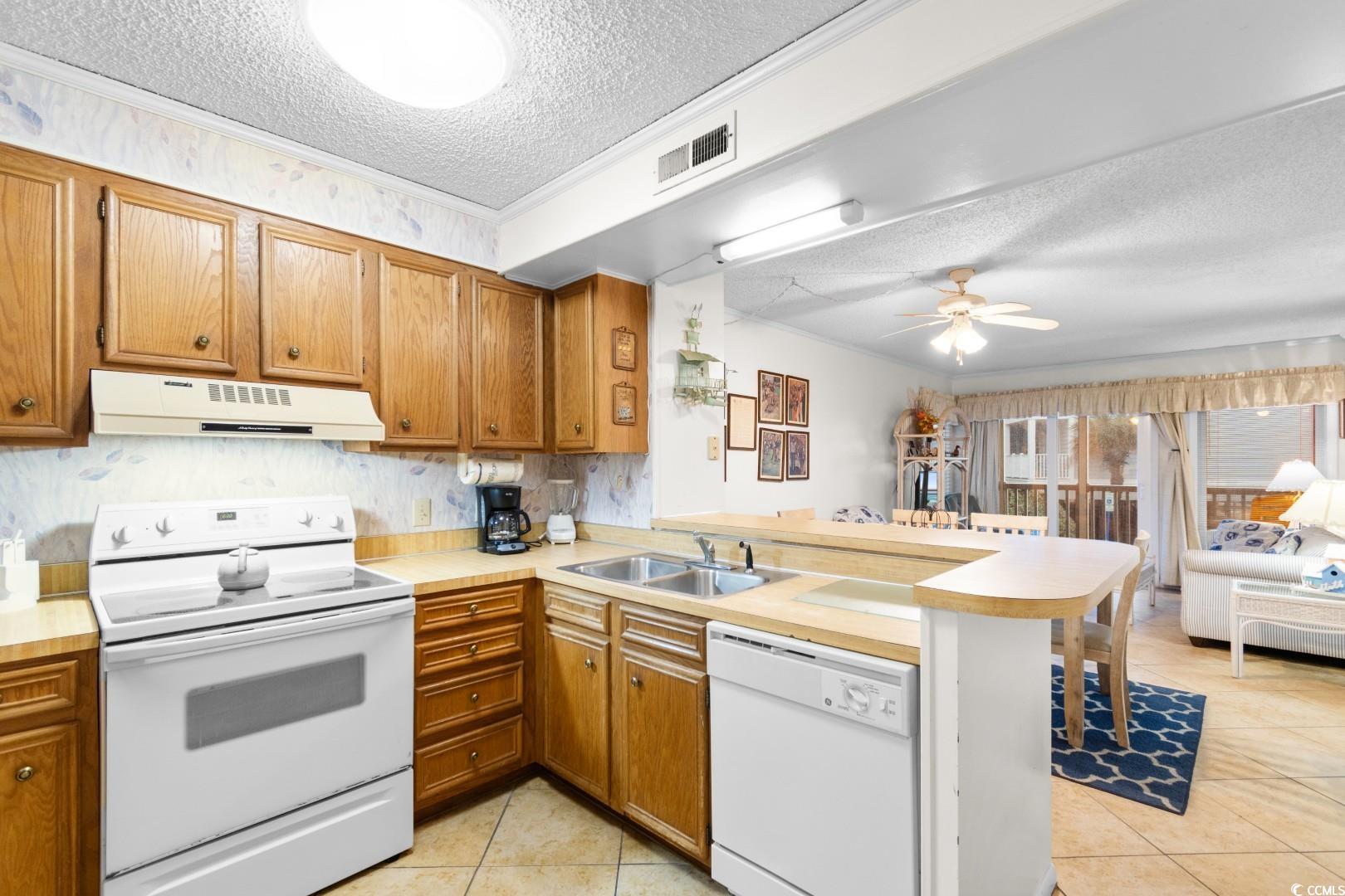 9570 Shore Dr. Property Photo 6