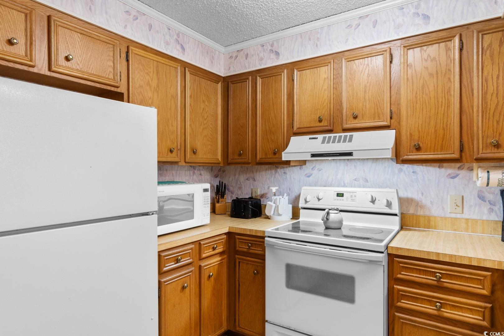 9570 Shore Dr. Property Photo 7