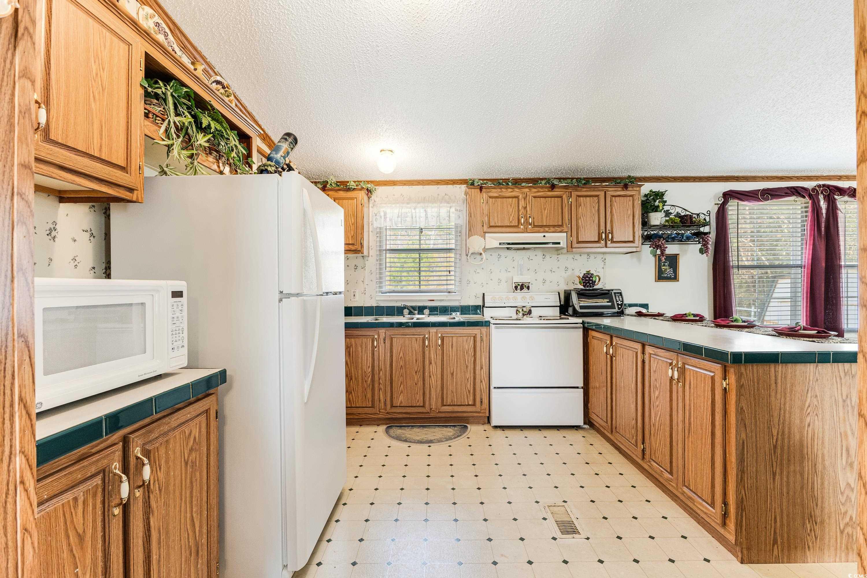 8977 Jennis Ave. Property Photo 14