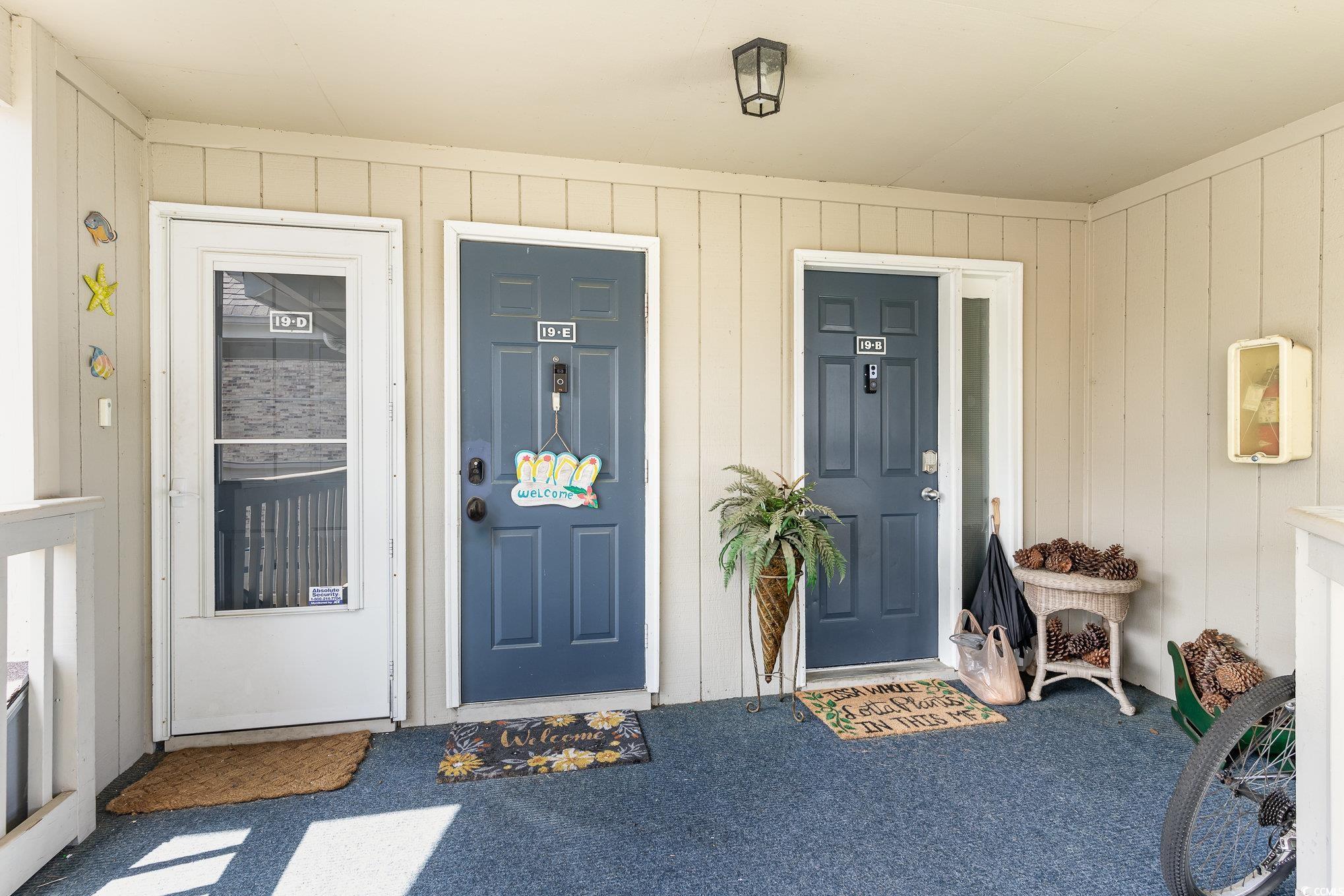 1860 Auburn Ln. Property Photo 3