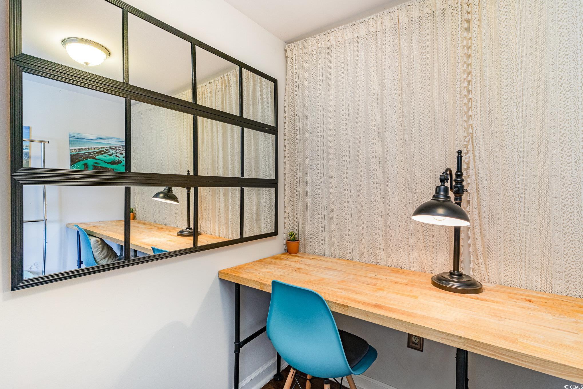 1860 Auburn Ln. Property Photo 19