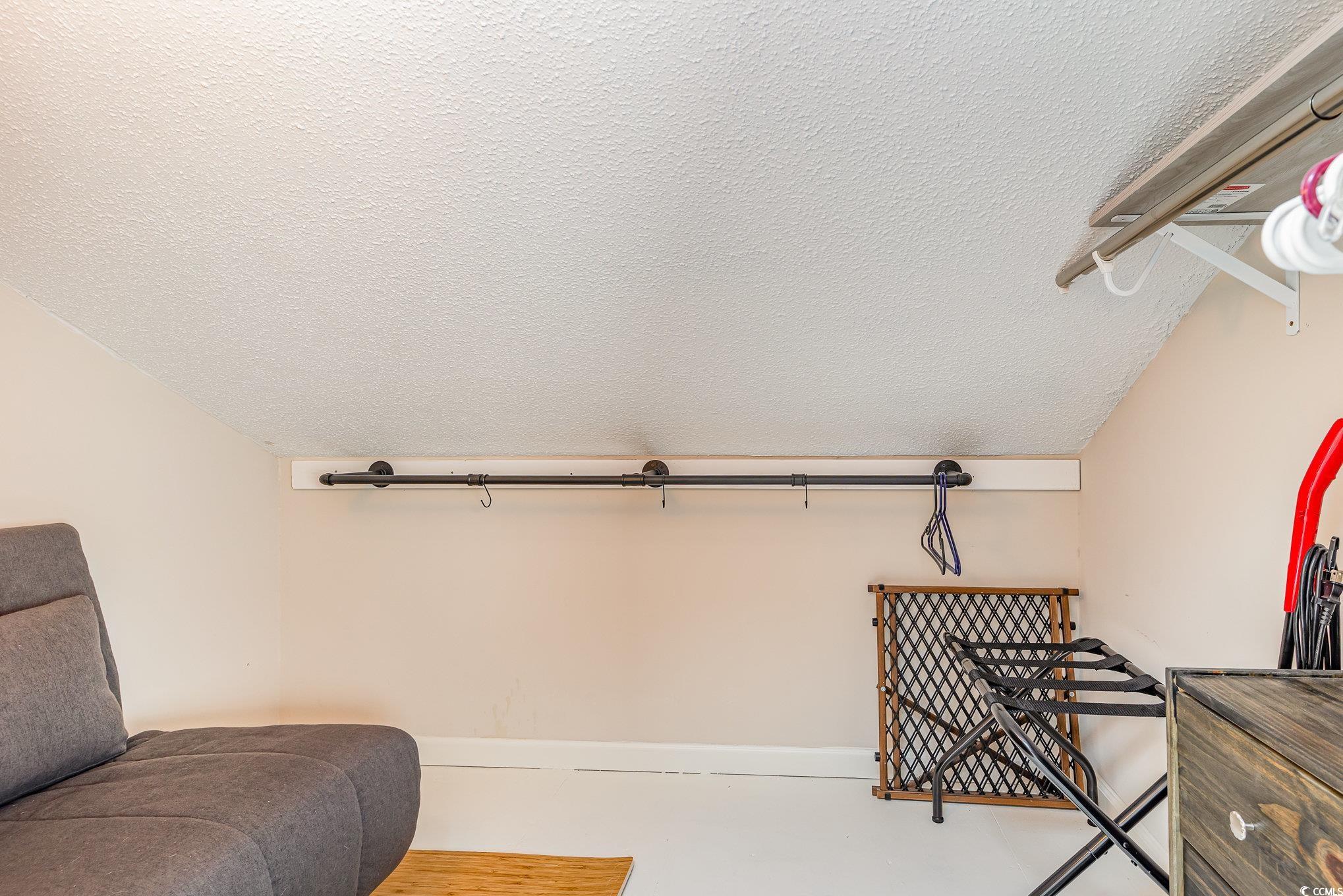 1860 Auburn Ln. Property Photo 29