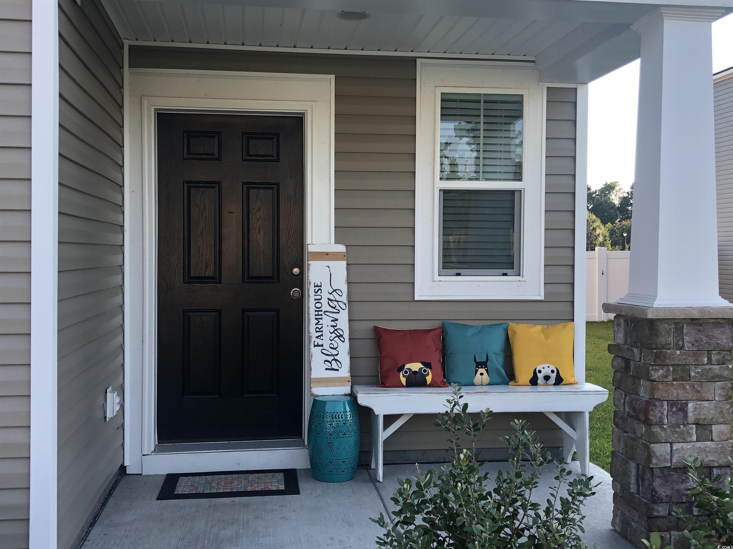 187 S Reindeer Rd. Property Photo 2