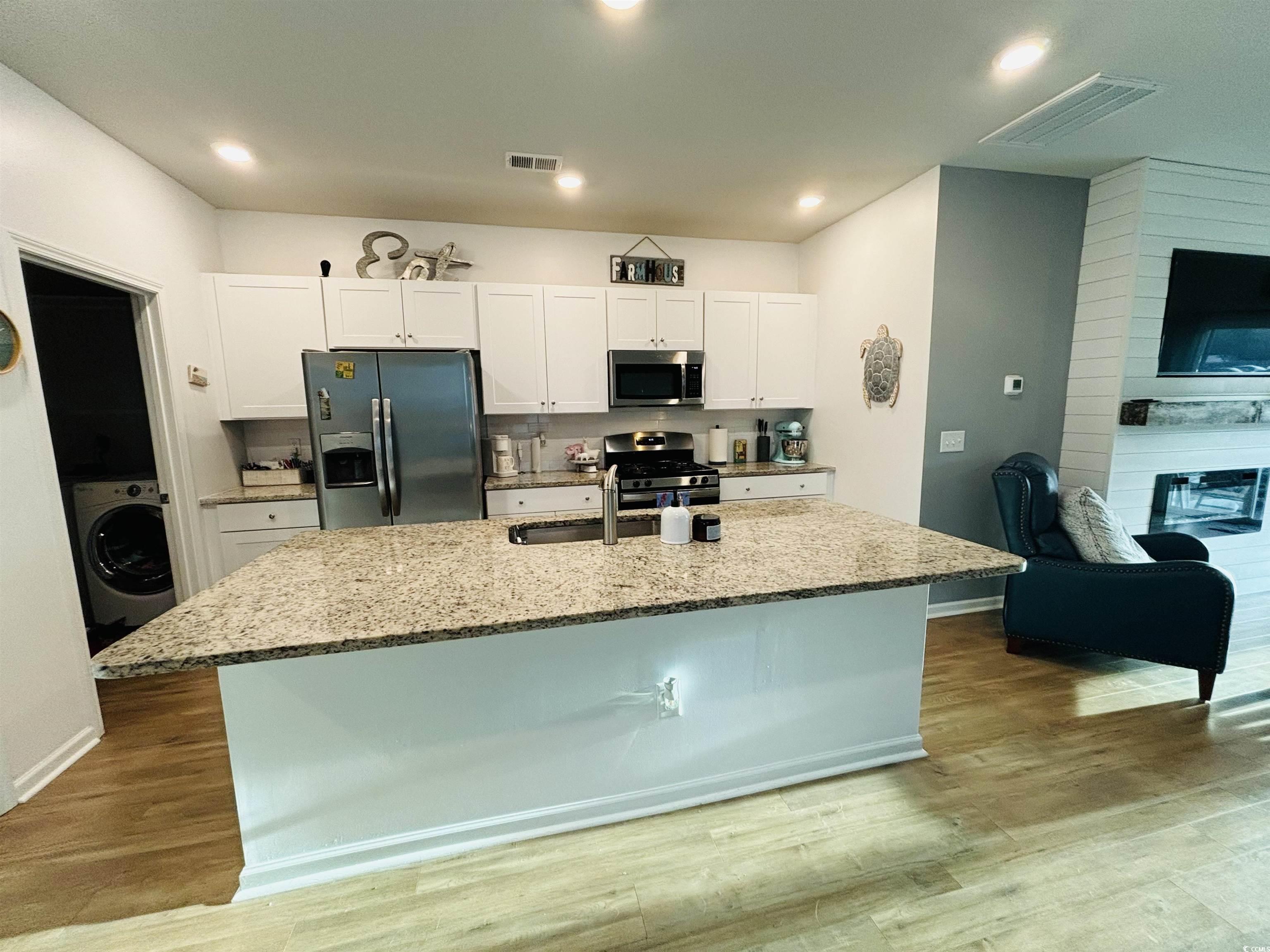 187 S Reindeer Rd. Property Photo 10