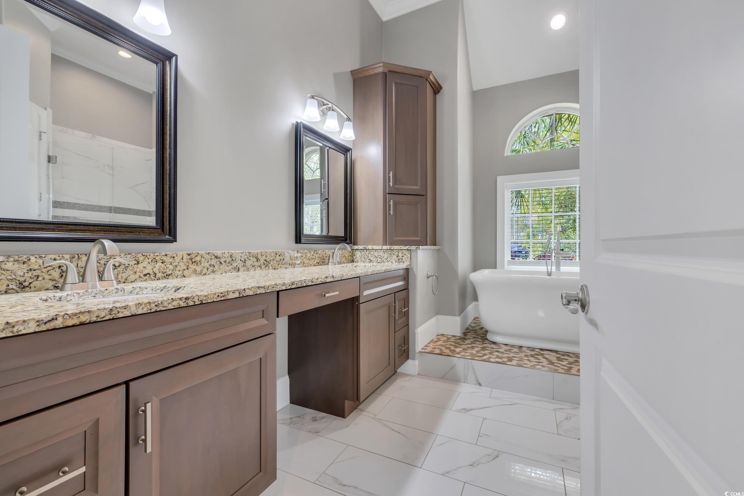 653 Whispering Pines Ct. Property Photo 16