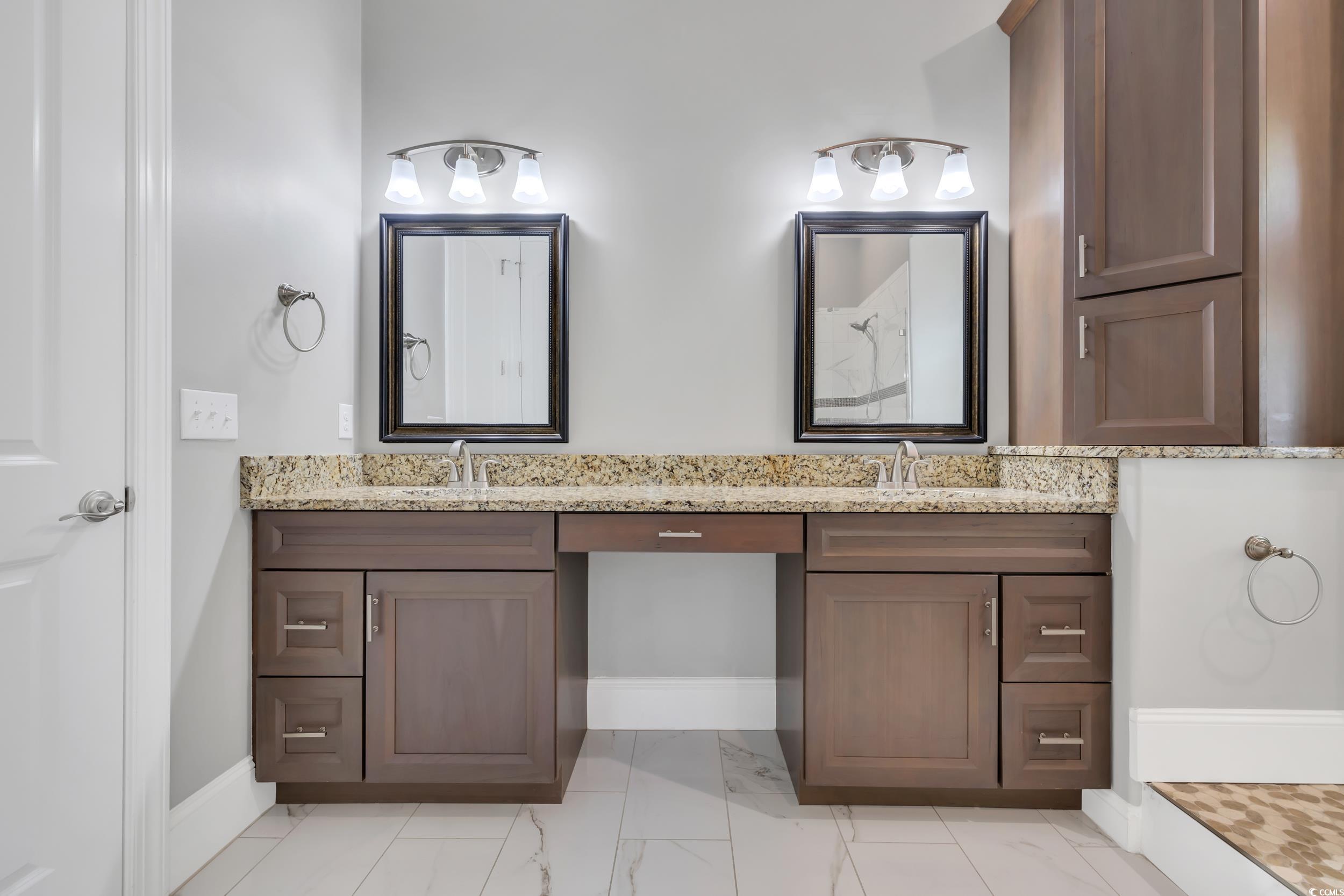 653 Whispering Pines Ct. Property Photo 17