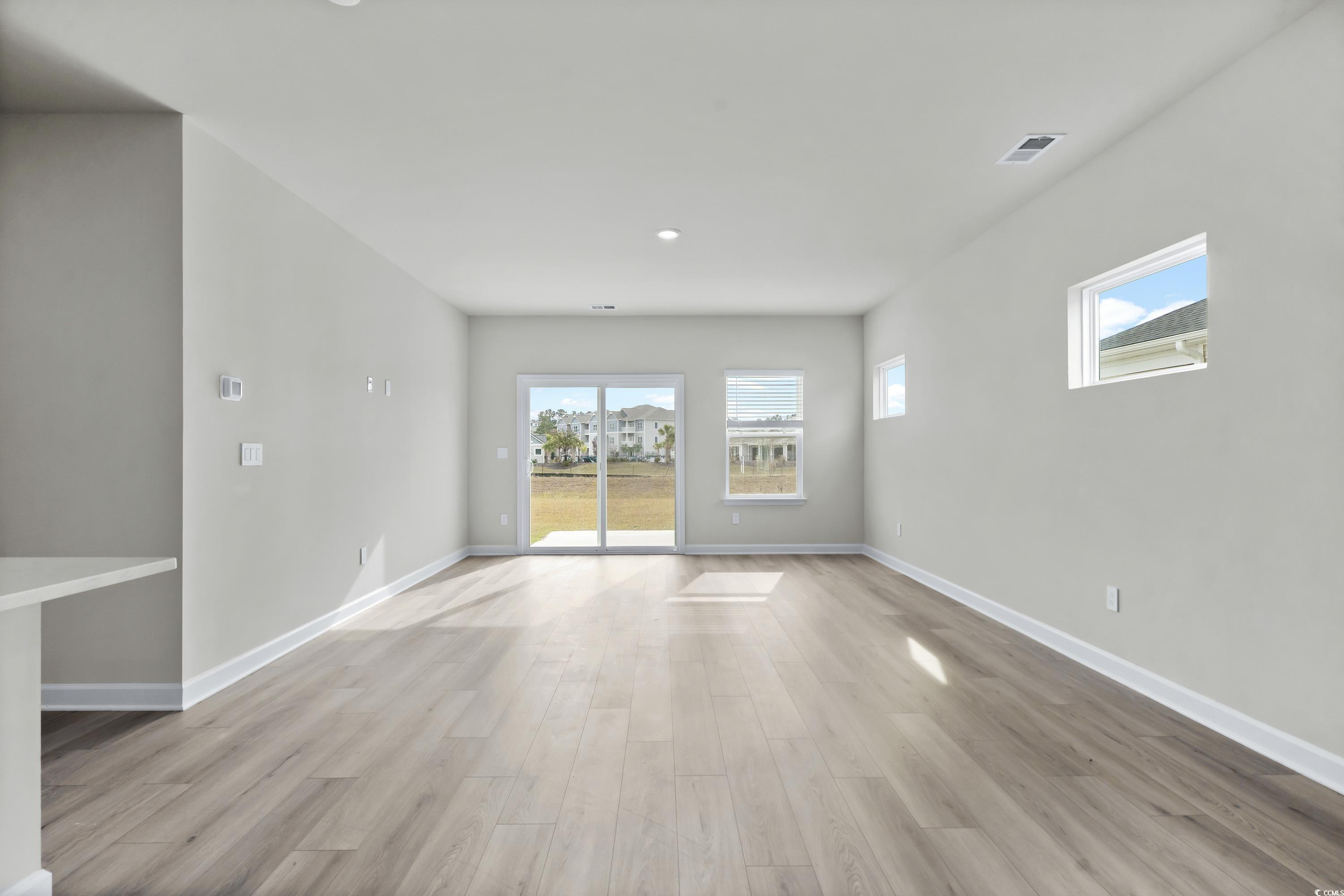 5043 Riverton Ct Property Photo 7