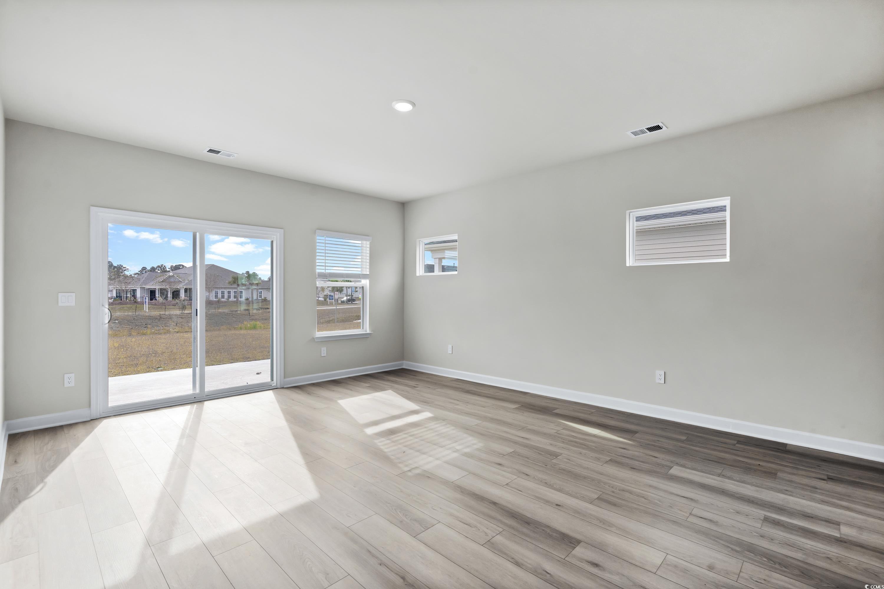 5043 Riverton Ct Property Photo 8
