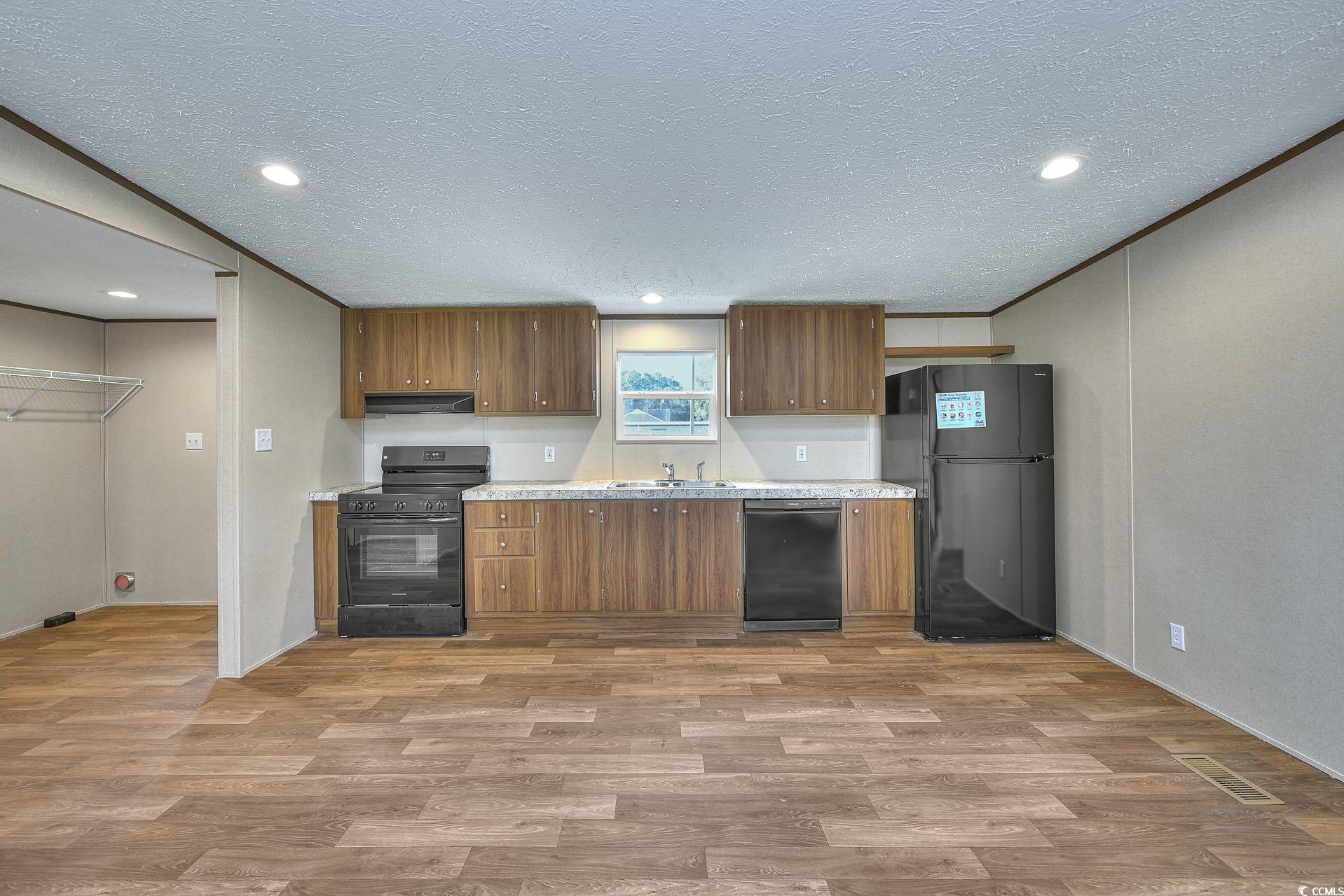 2707a Prince St. Property Photo 7